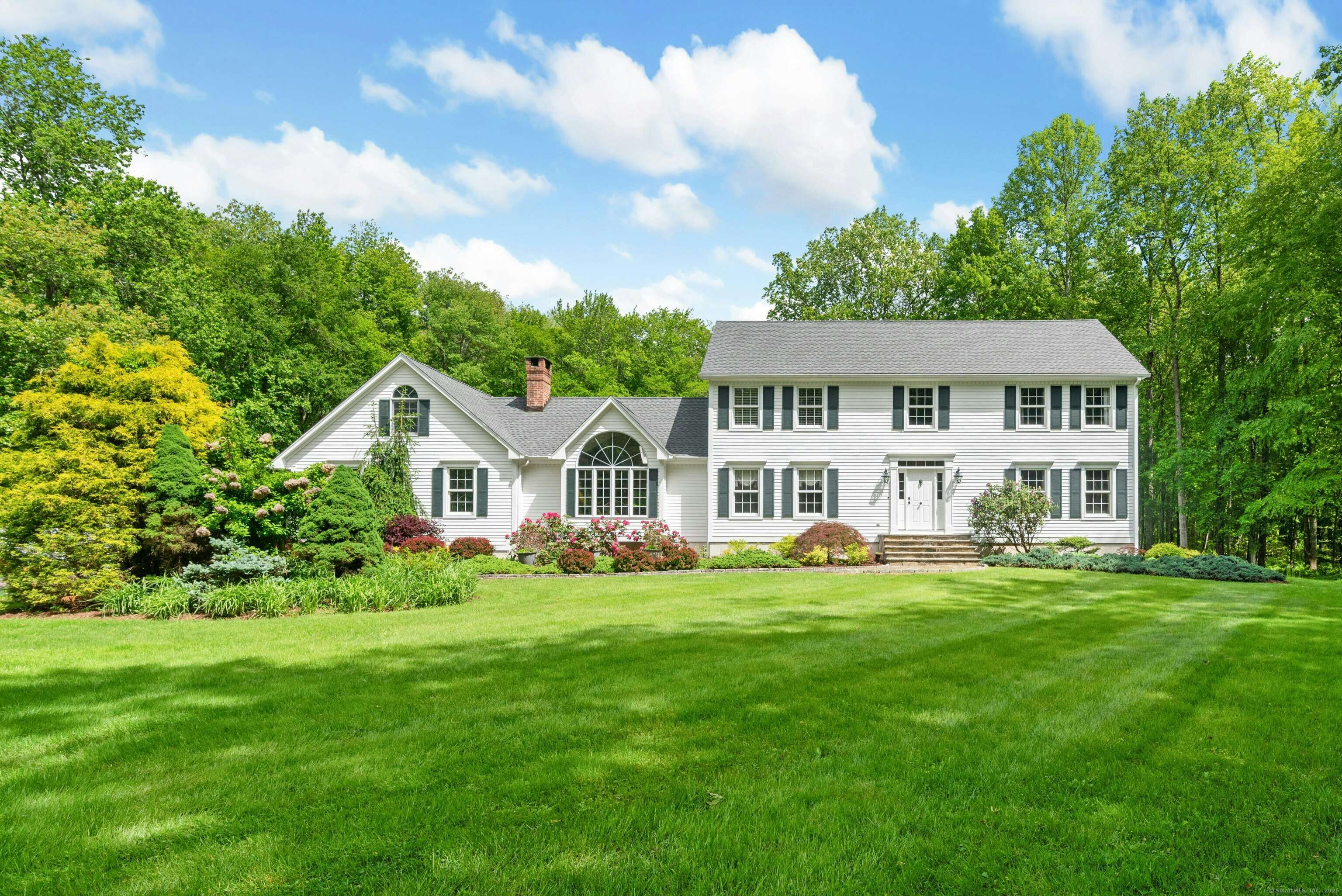 Newtown, CT 06470,6 Galilee Way