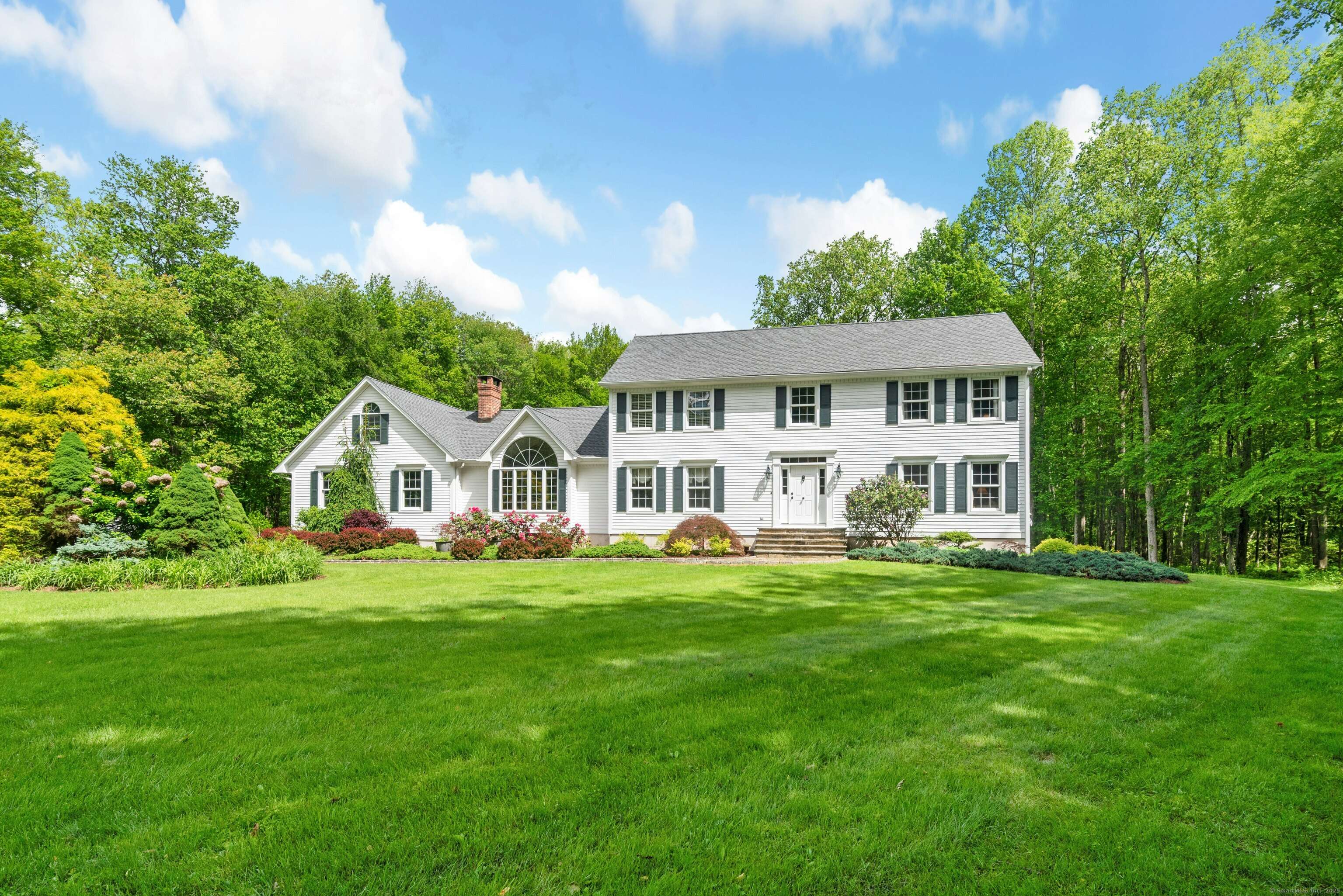 Newtown, CT 06470,6 Galilee Way