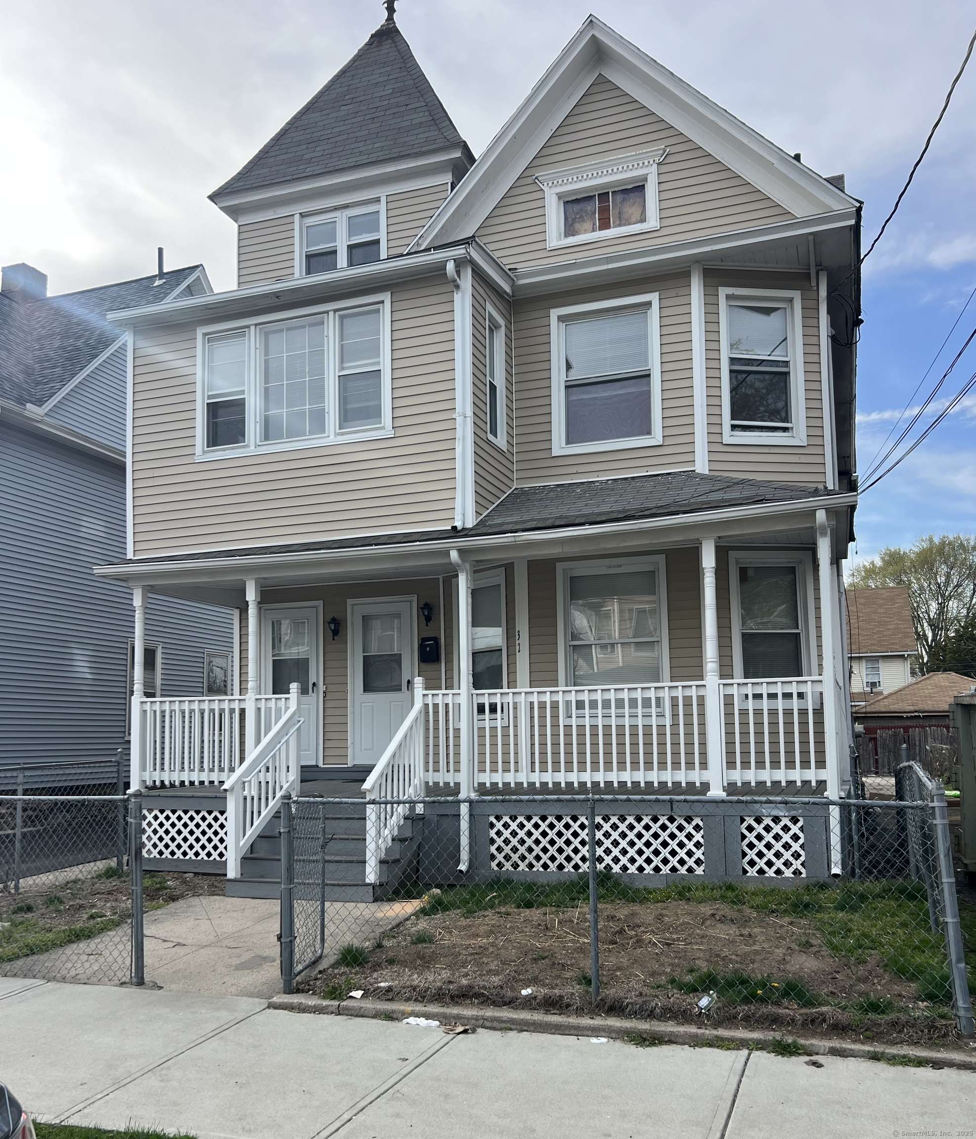 Bridgeport, CT 06605,32 Hazelwood Avenue #1st floor