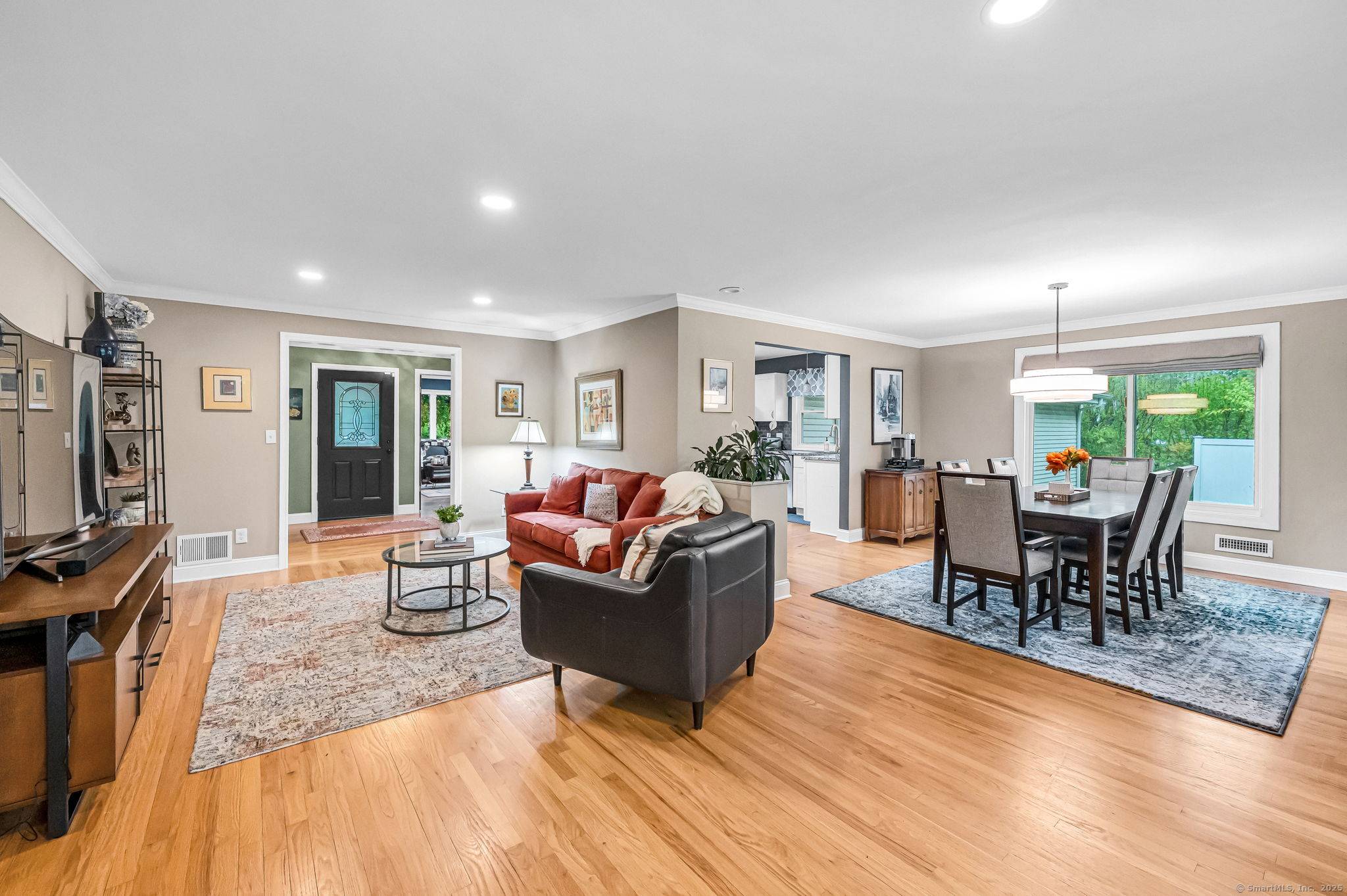 West Hartford, CT 06117,267 Simsbury Road