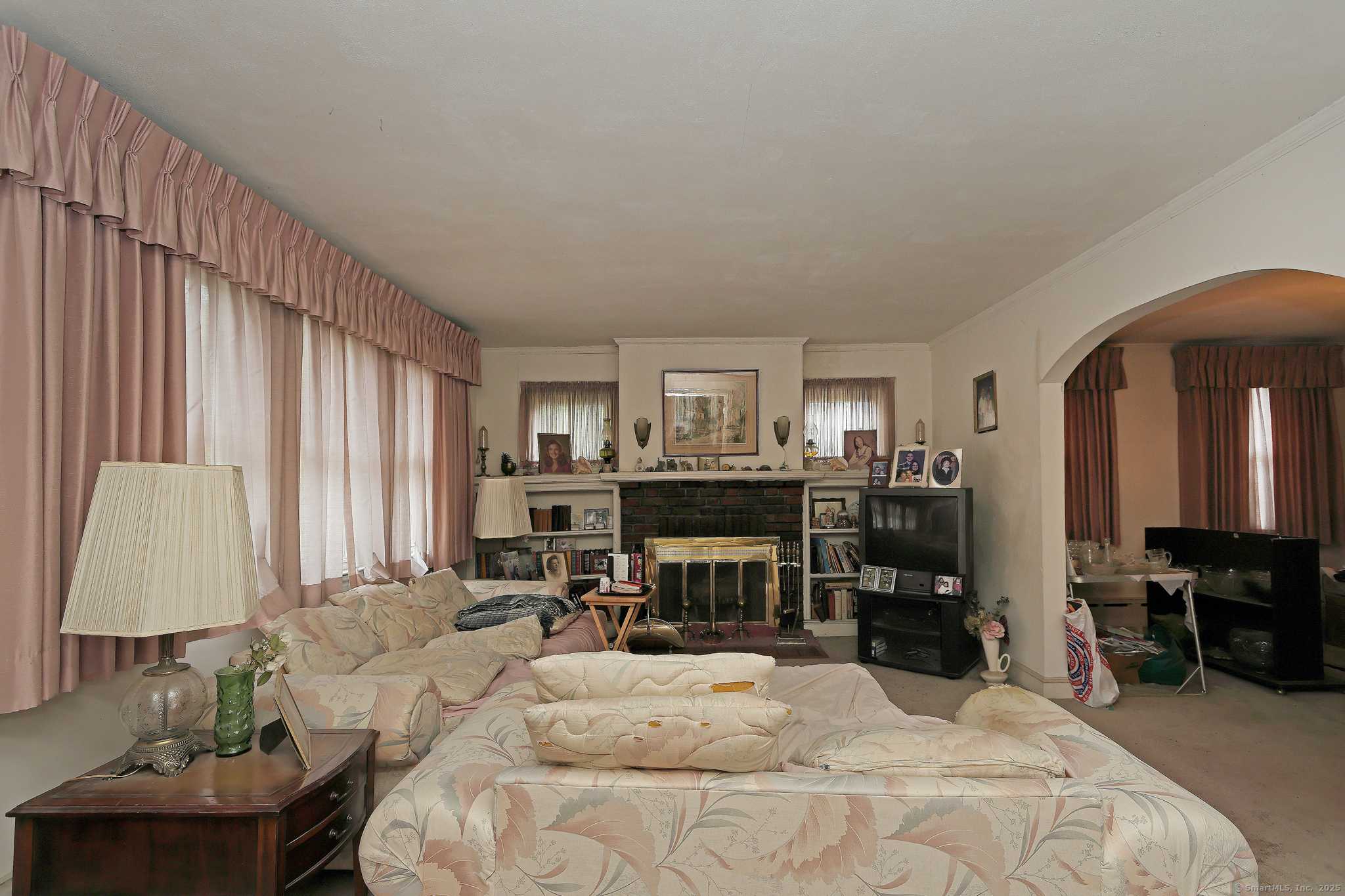 West Haven, CT 06516,16 Hillside Street