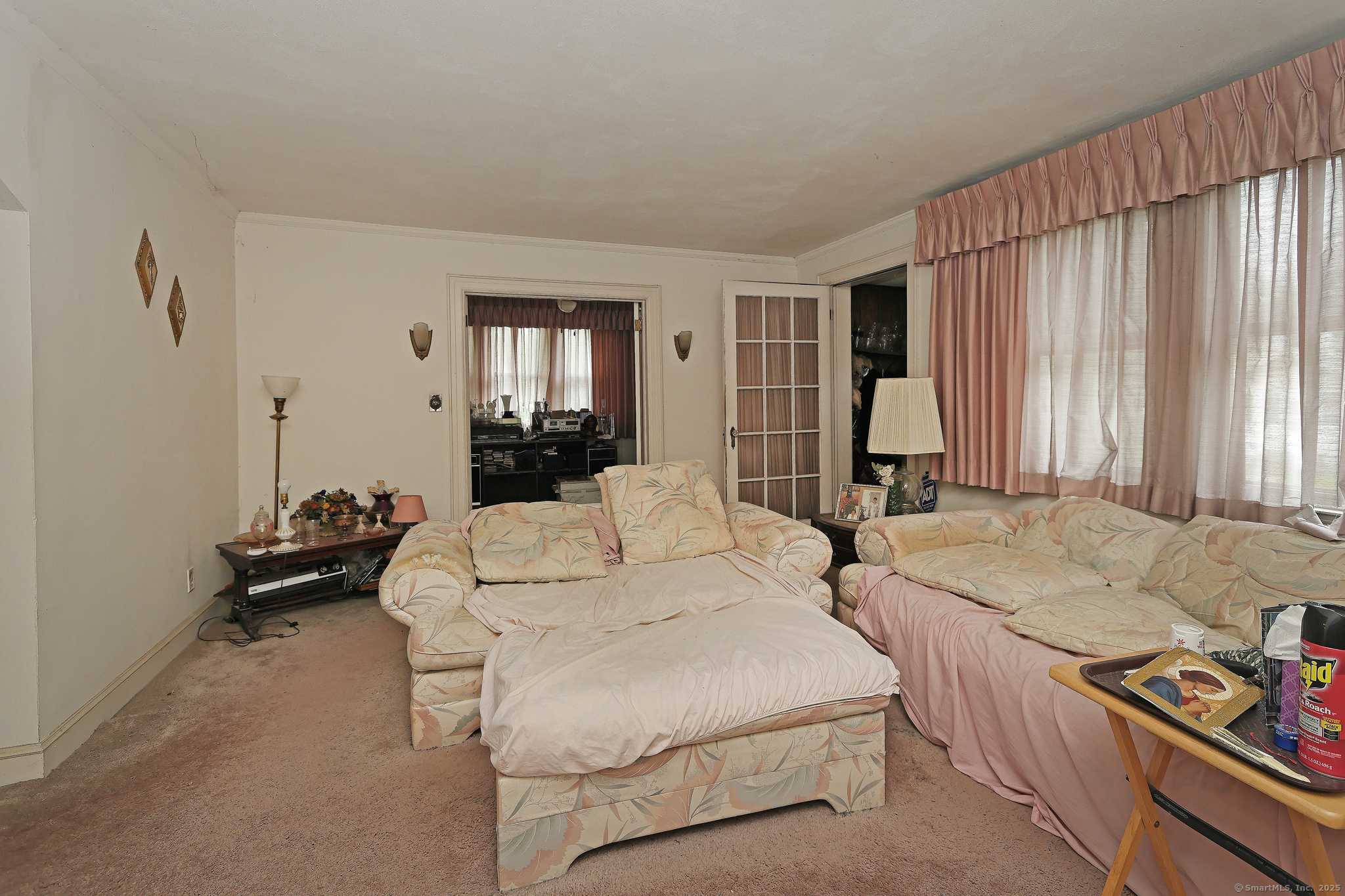 West Haven, CT 06516,16 Hillside Street