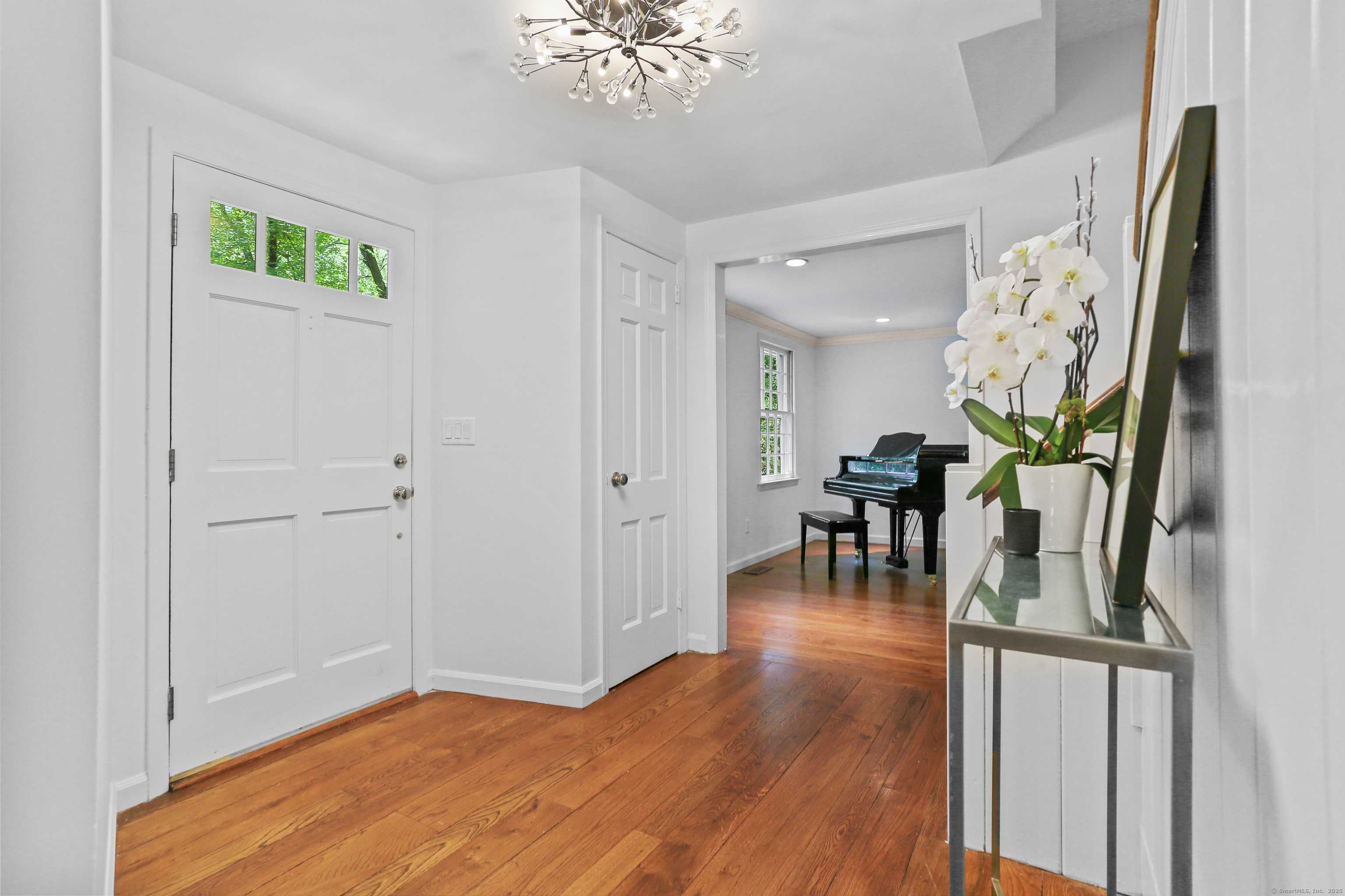 Weston, CT 06883,26 Heritage Lane