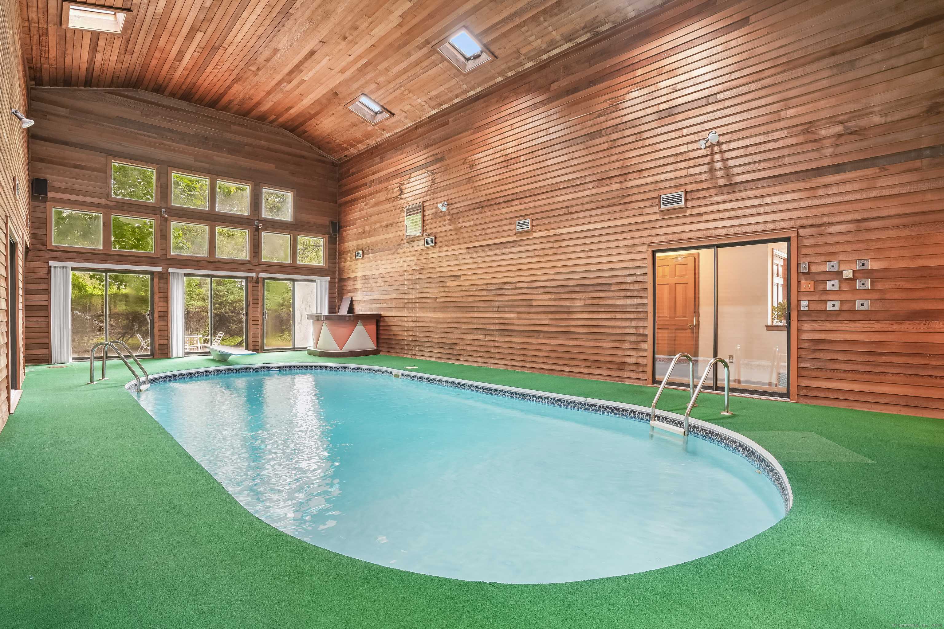 Trumbull, CT 06611,223 Sterling Road