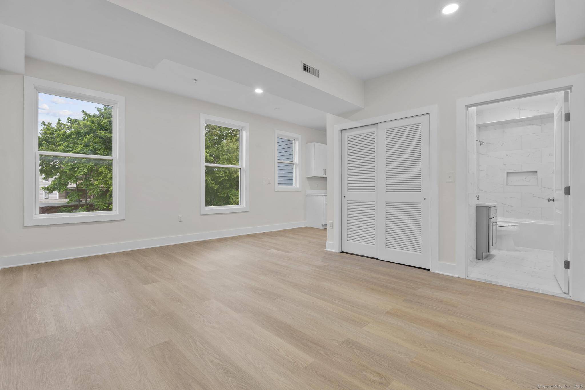 New Haven, CT 06511,1546 Chapel Street #5