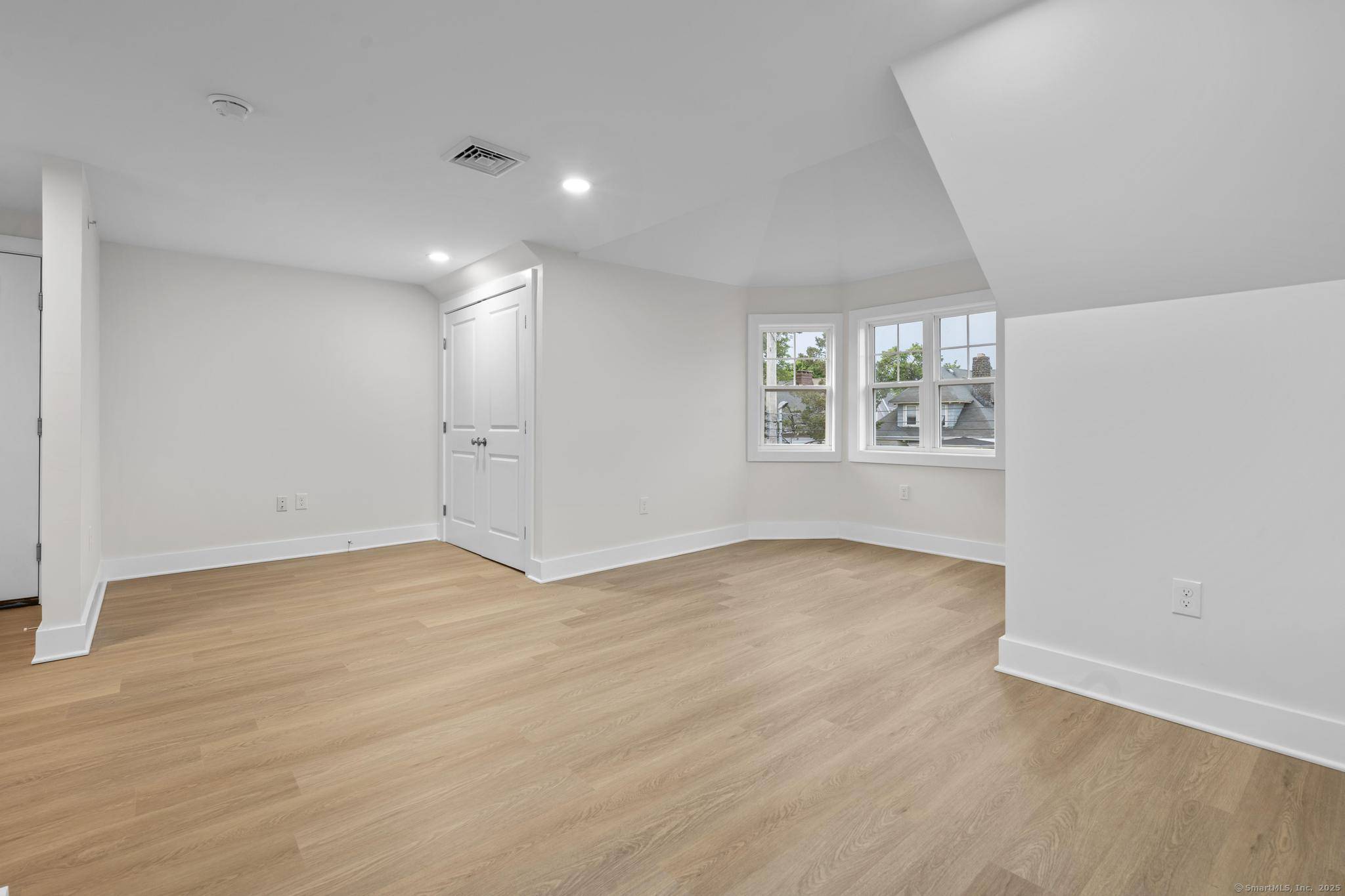 New Haven, CT 06511,1546 Chapel Street #6
