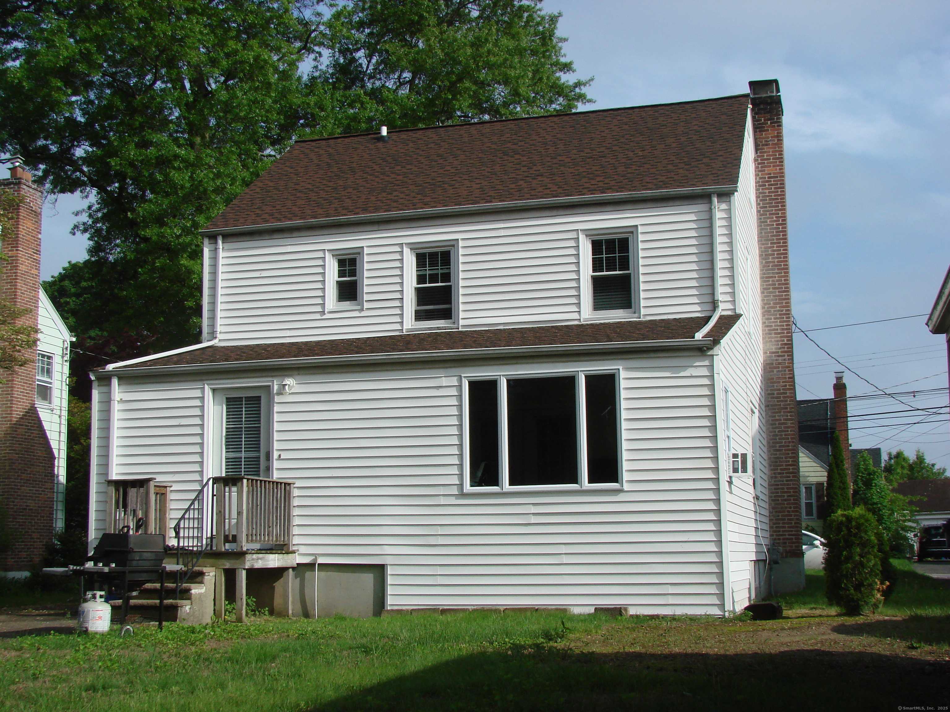 Bridgeport, CT 06606,566 Savoy Street