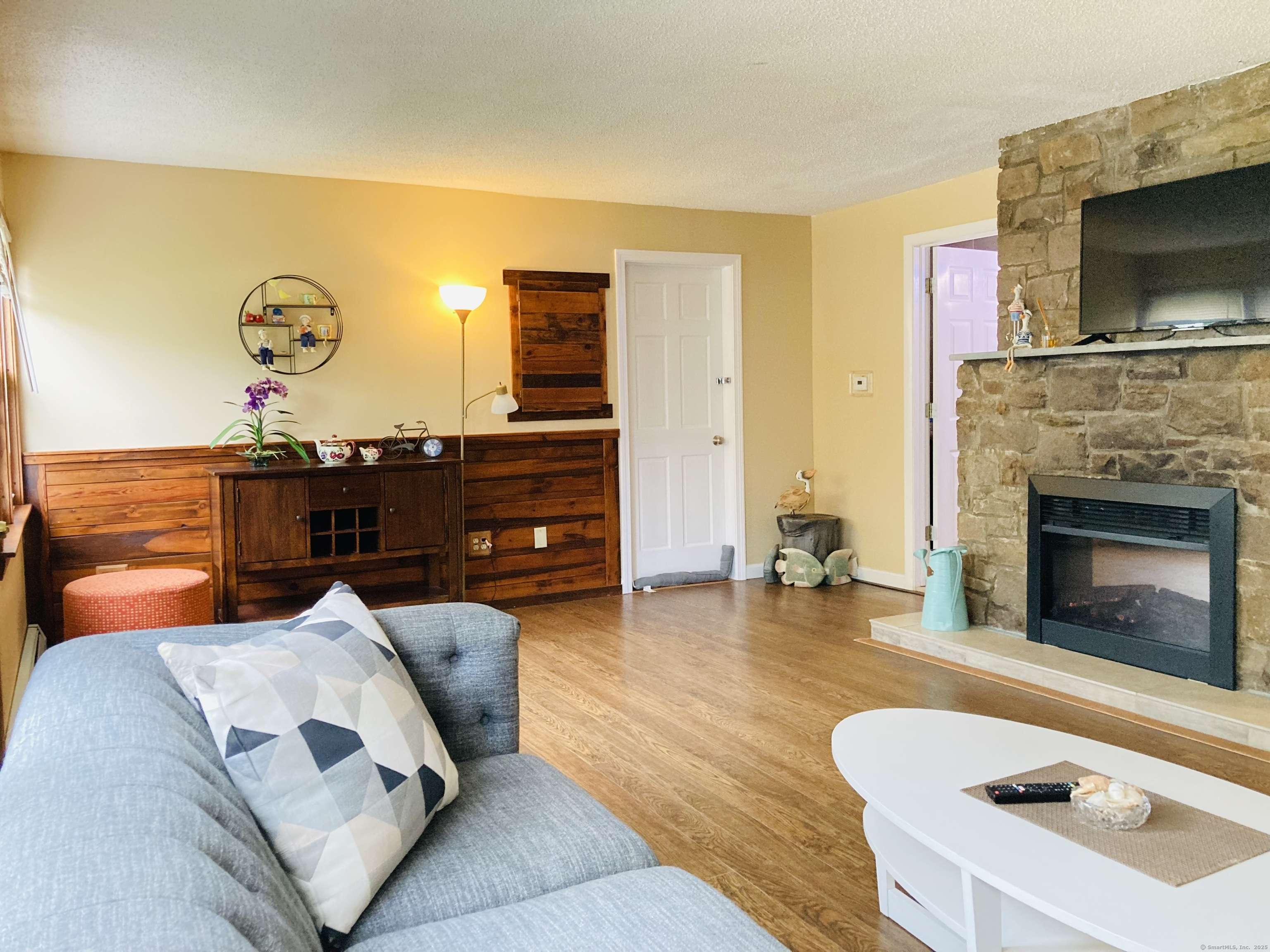 East Lyme, CT 06357,67 South Beechwood Road