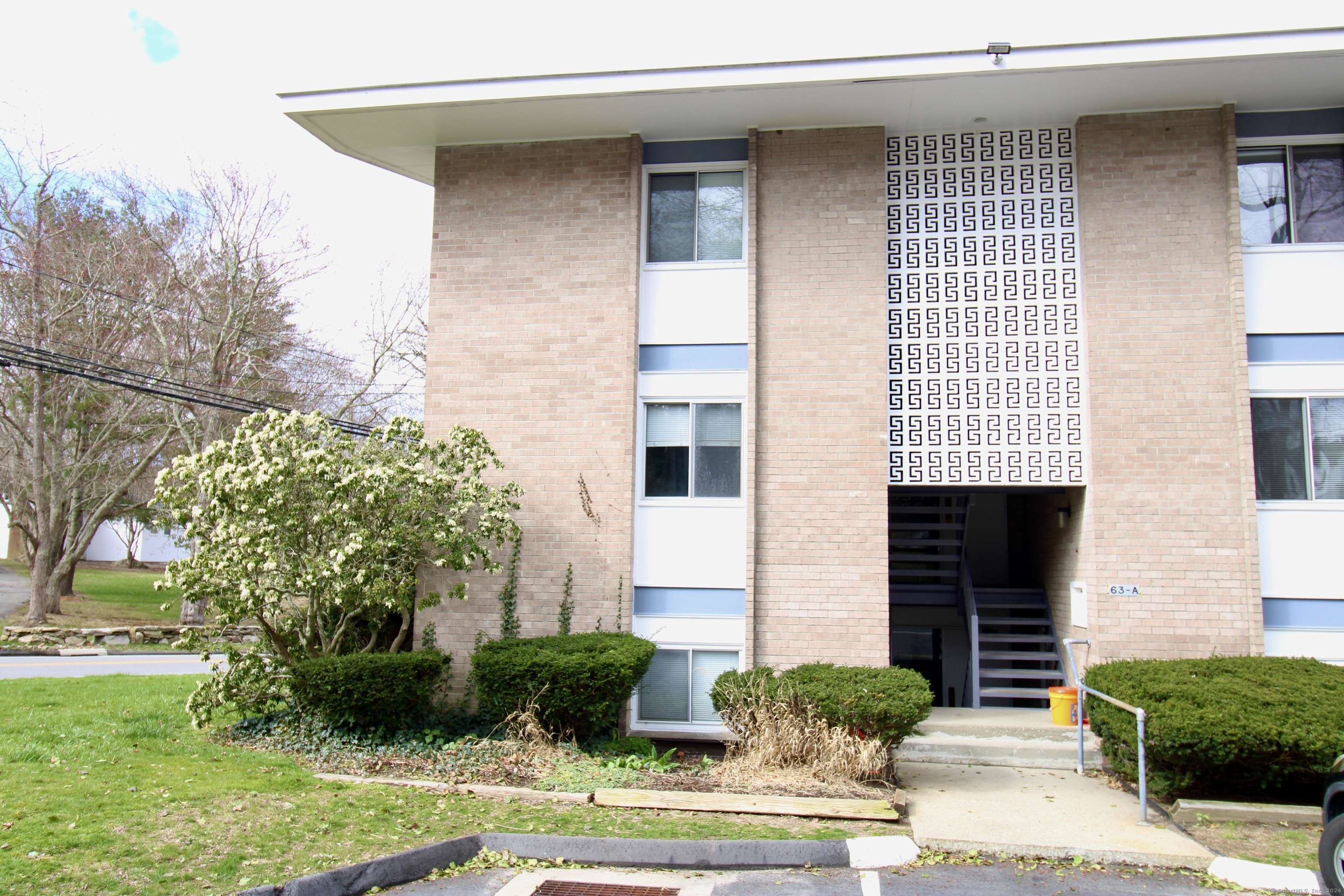 New London, CT 06320,63 Niles Hill Road #A4