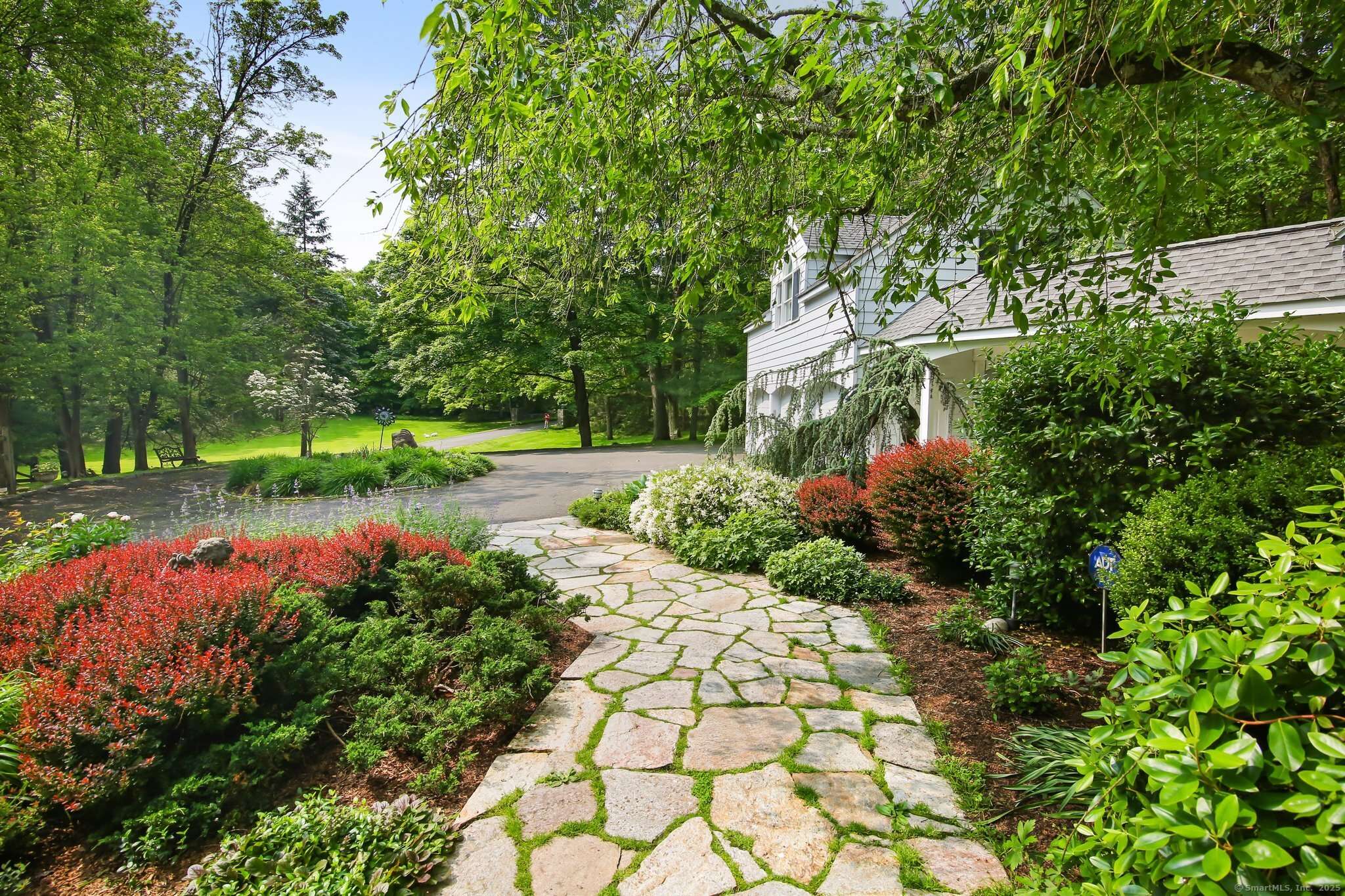 Pound Ridge, NY 10576,27 West Lane