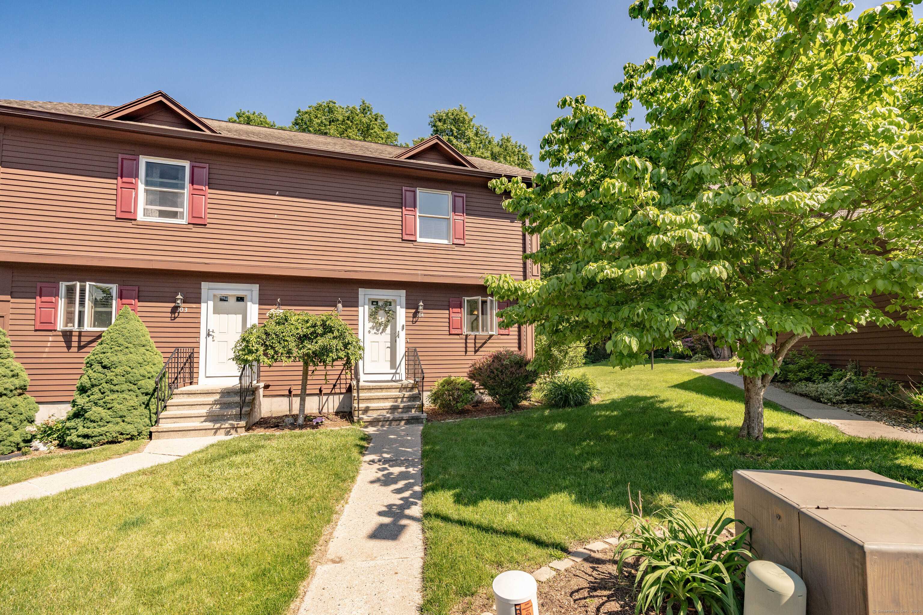 Enfield, CT 06082,104 Candlewood Drive #104