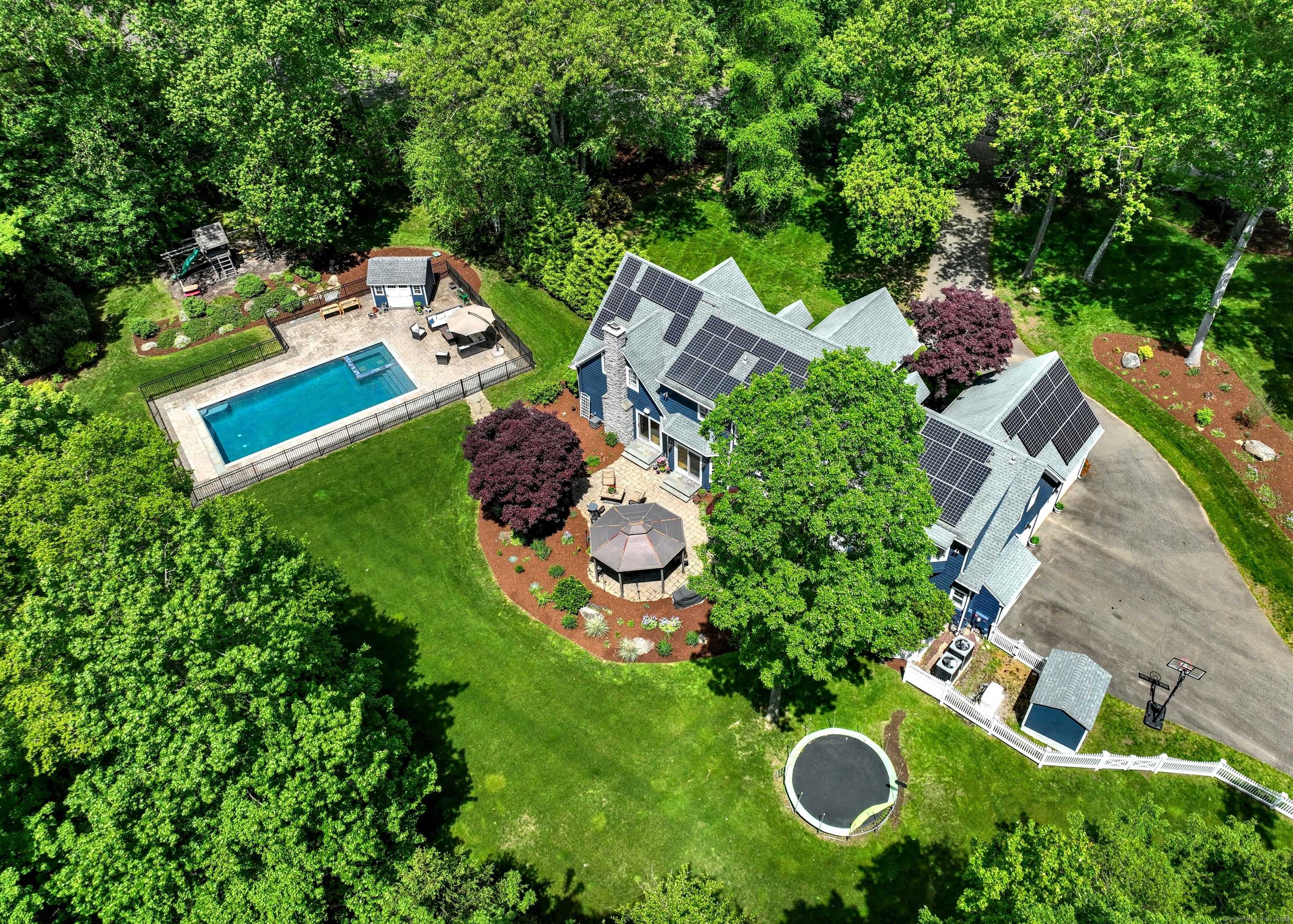 Woodbridge, CT 06525,10 Grove Hill Road