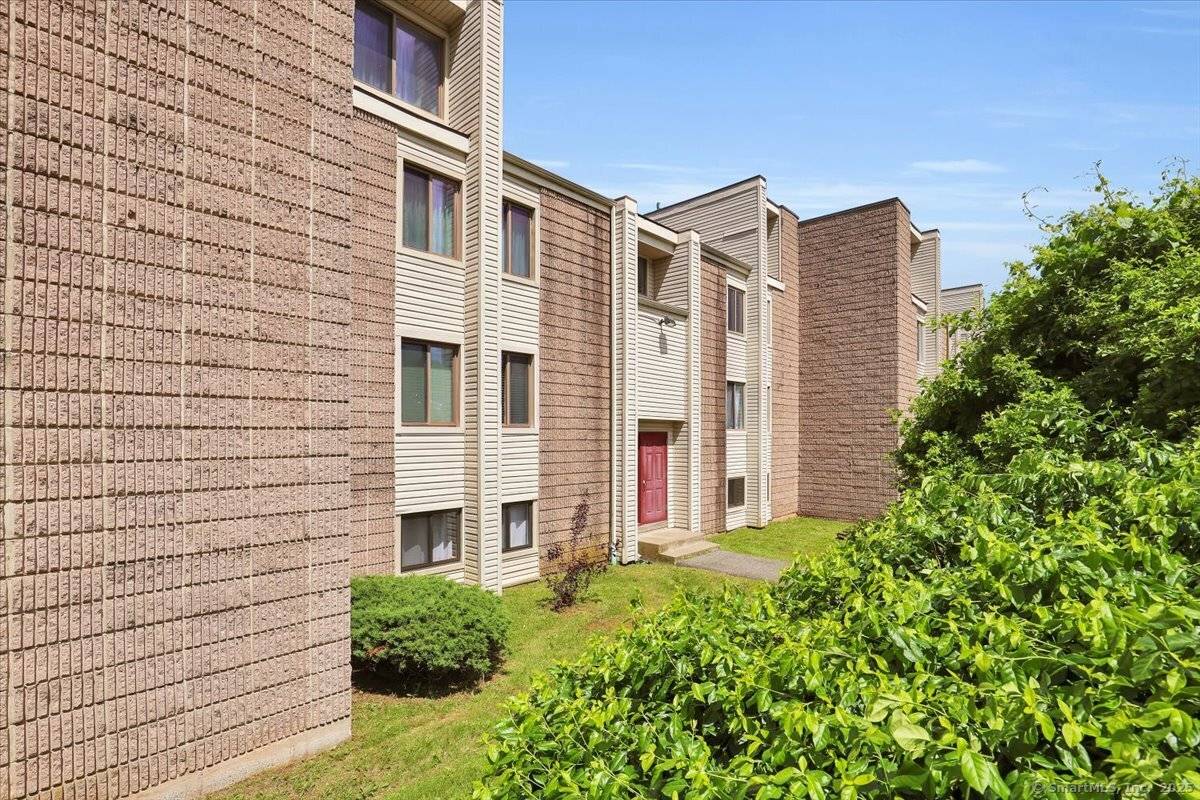 Middletown, CT 06457,60 Burgundy Hill Lane #60