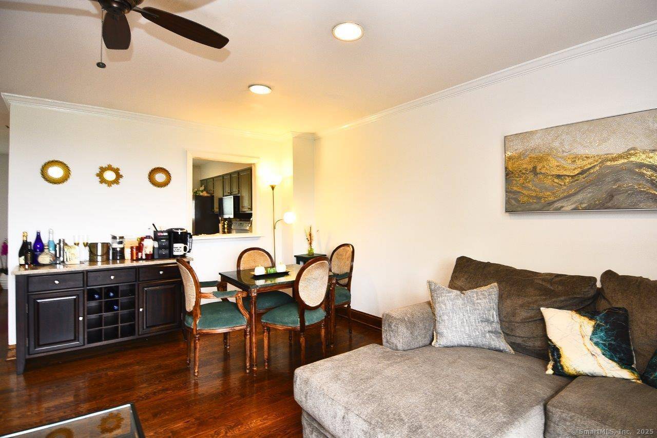 Norwalk, CT 06854,178 Flax Hill Road #Apt C203