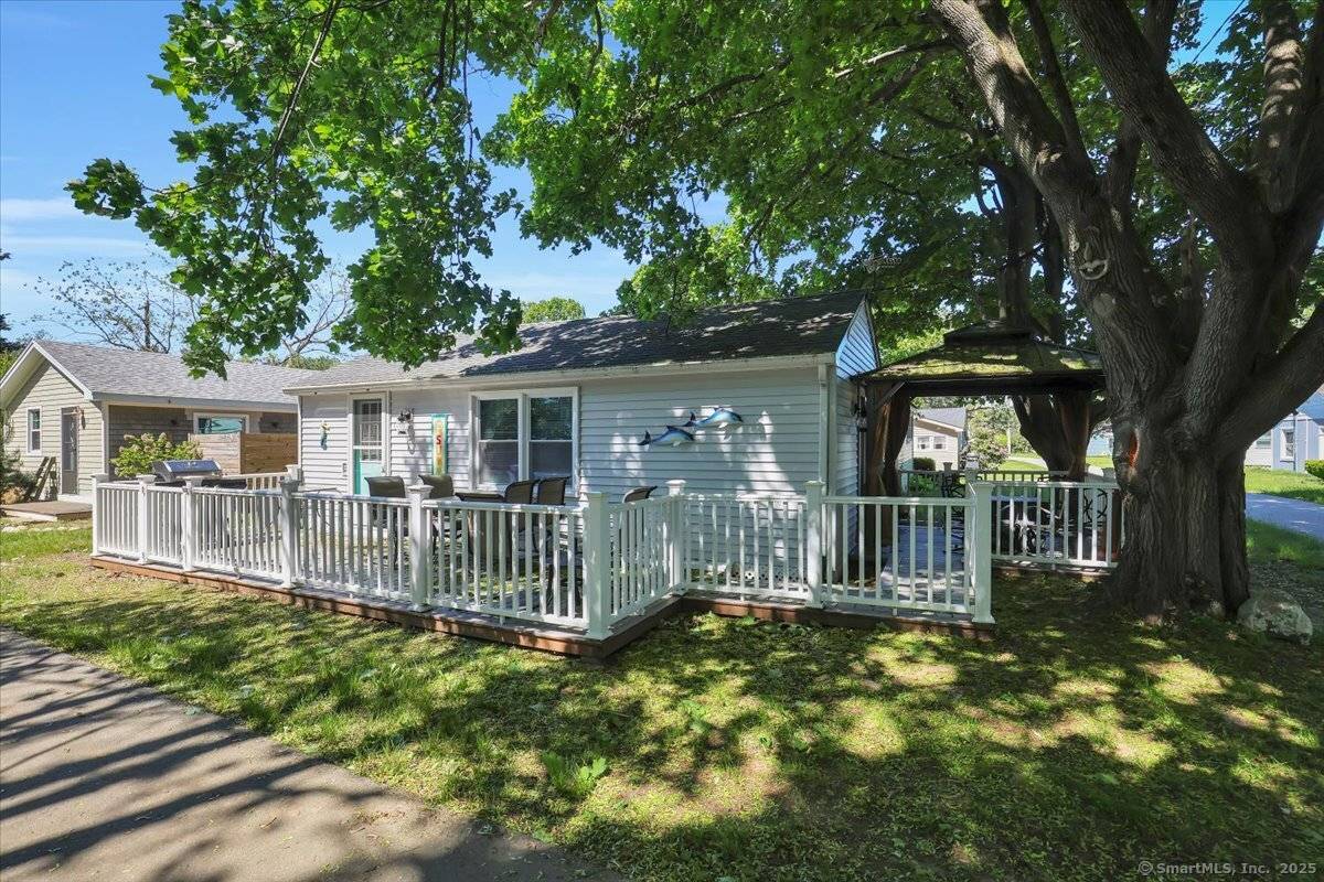 Madison, CT 06443,16 NORTH Street