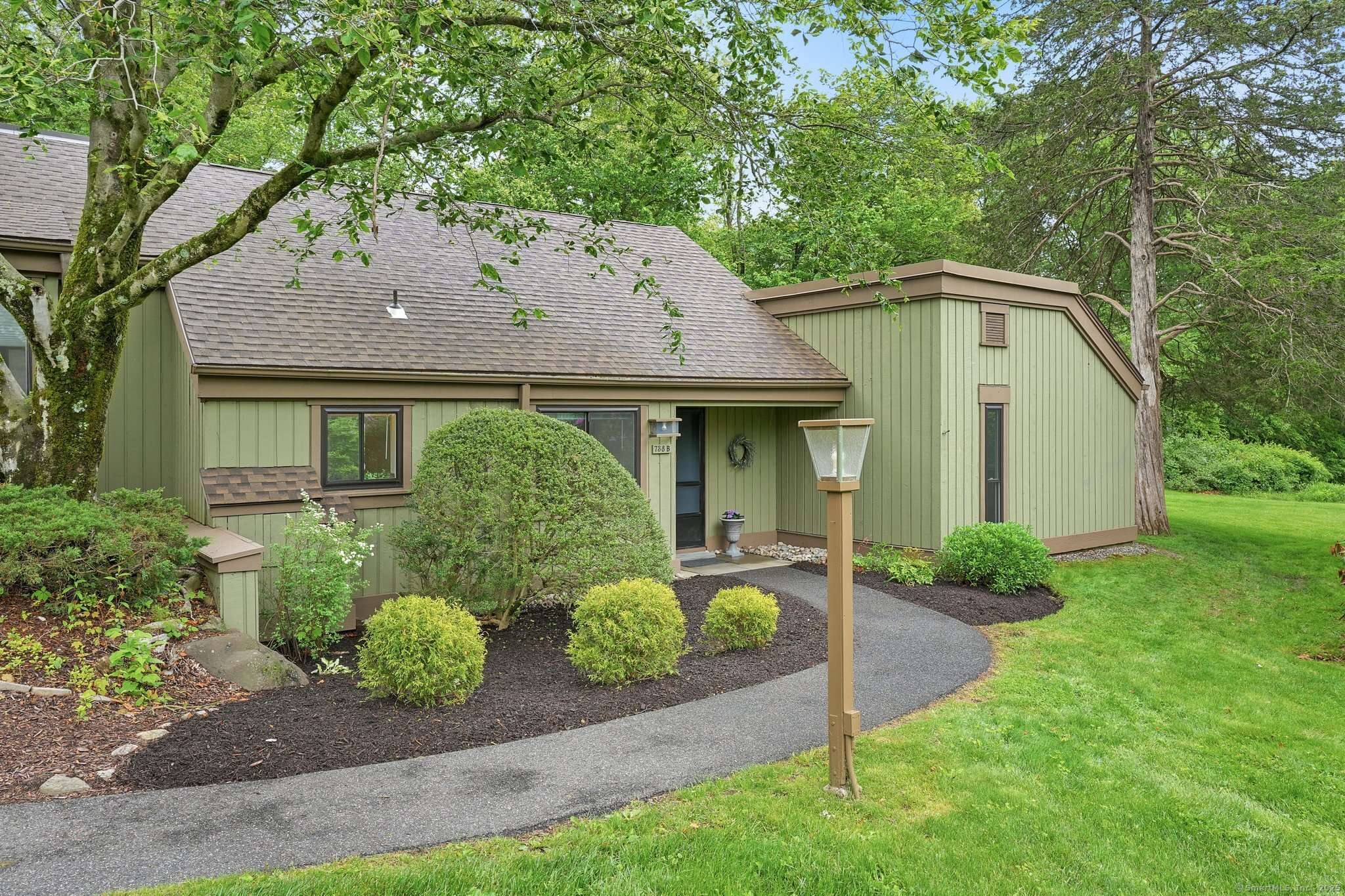 Southbury, CT 06488,738 Heritage Village #B