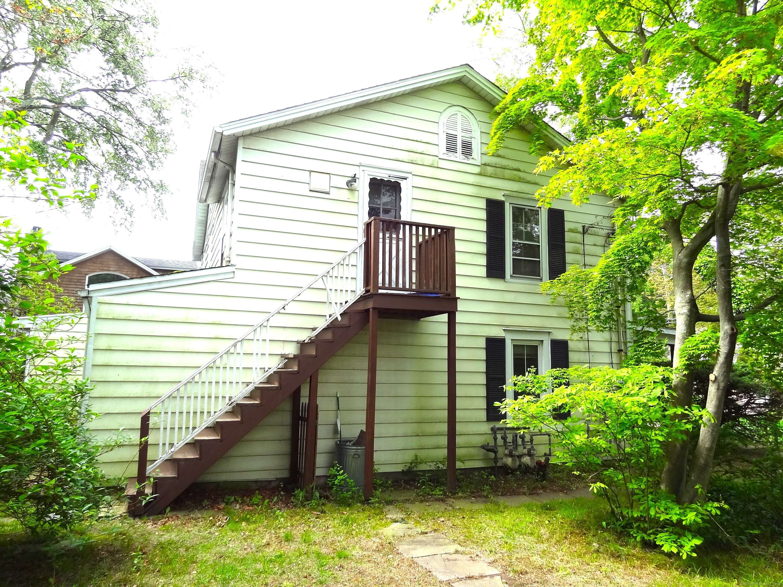 Fairfield, CT 06824,209 South Pine Creek Road