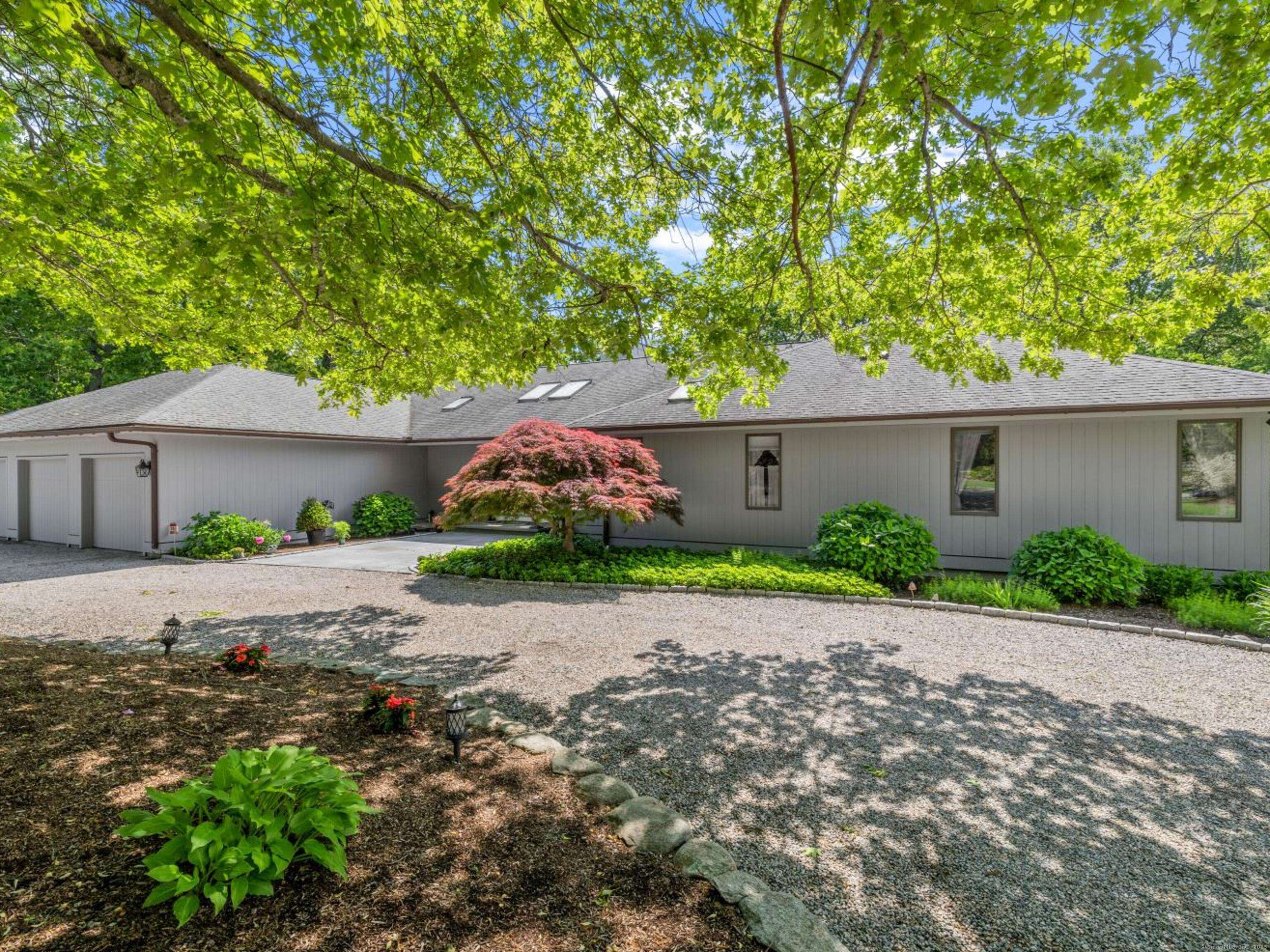 Waterford, CT 06385,17 Westwood Drive