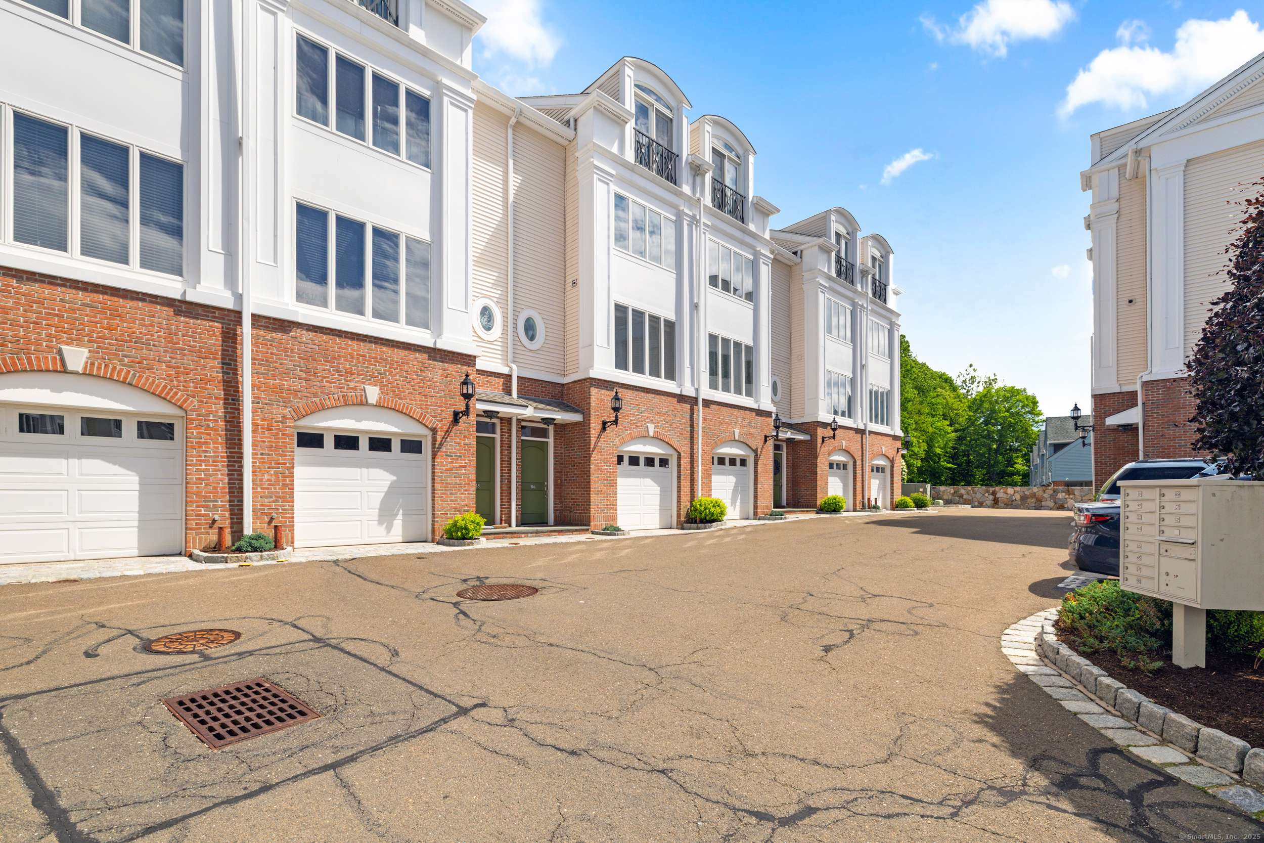Norwalk, CT 06851,442 Main Avenue #18 (B6)