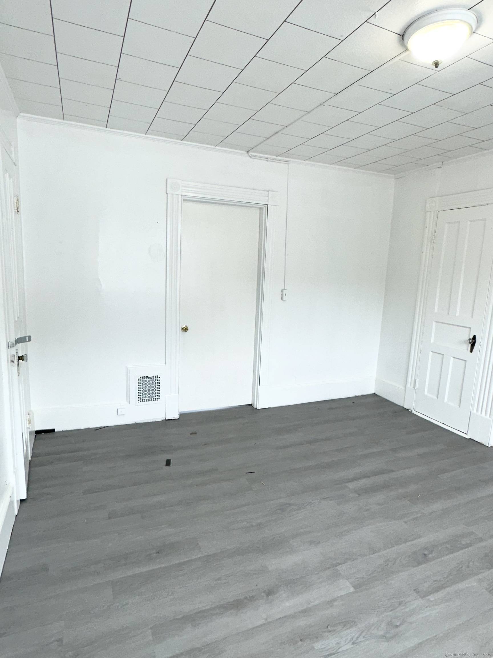 Waterbury, CT 06710,225 Willow Street #3