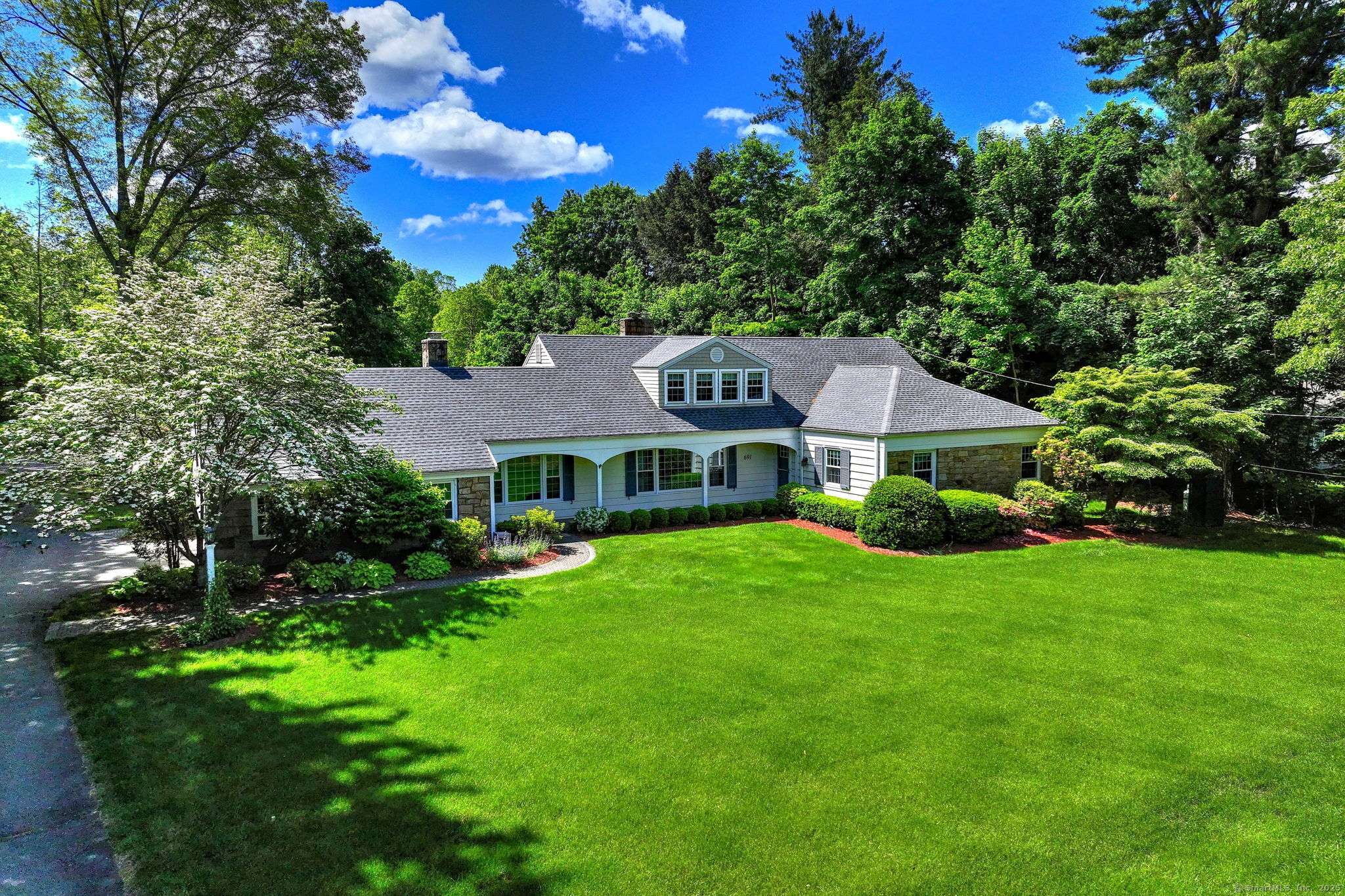 Orange, CT 06477,691 Buttonball Road