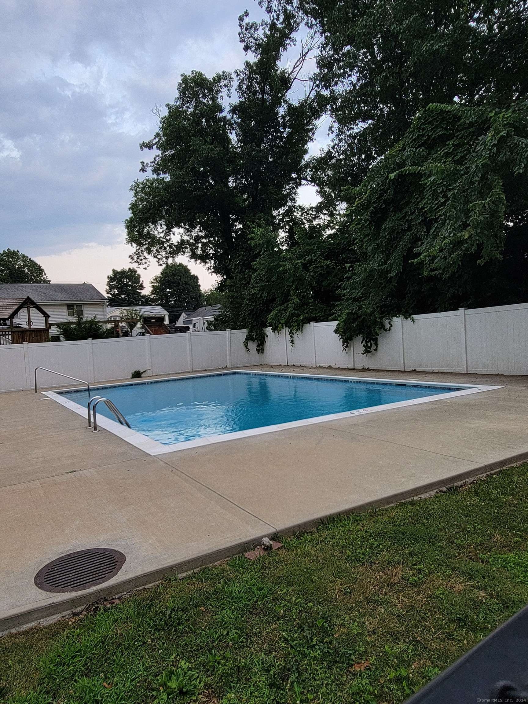 Bridgeport, CT 06606,50 Greenhouse Road #41C