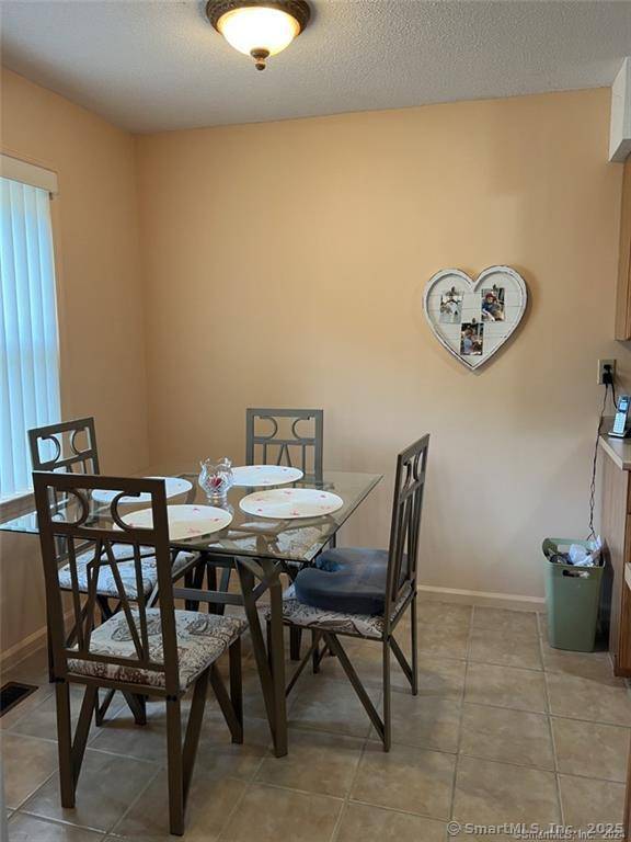 Hamden, CT 06514,365 Mather Street #APT 62