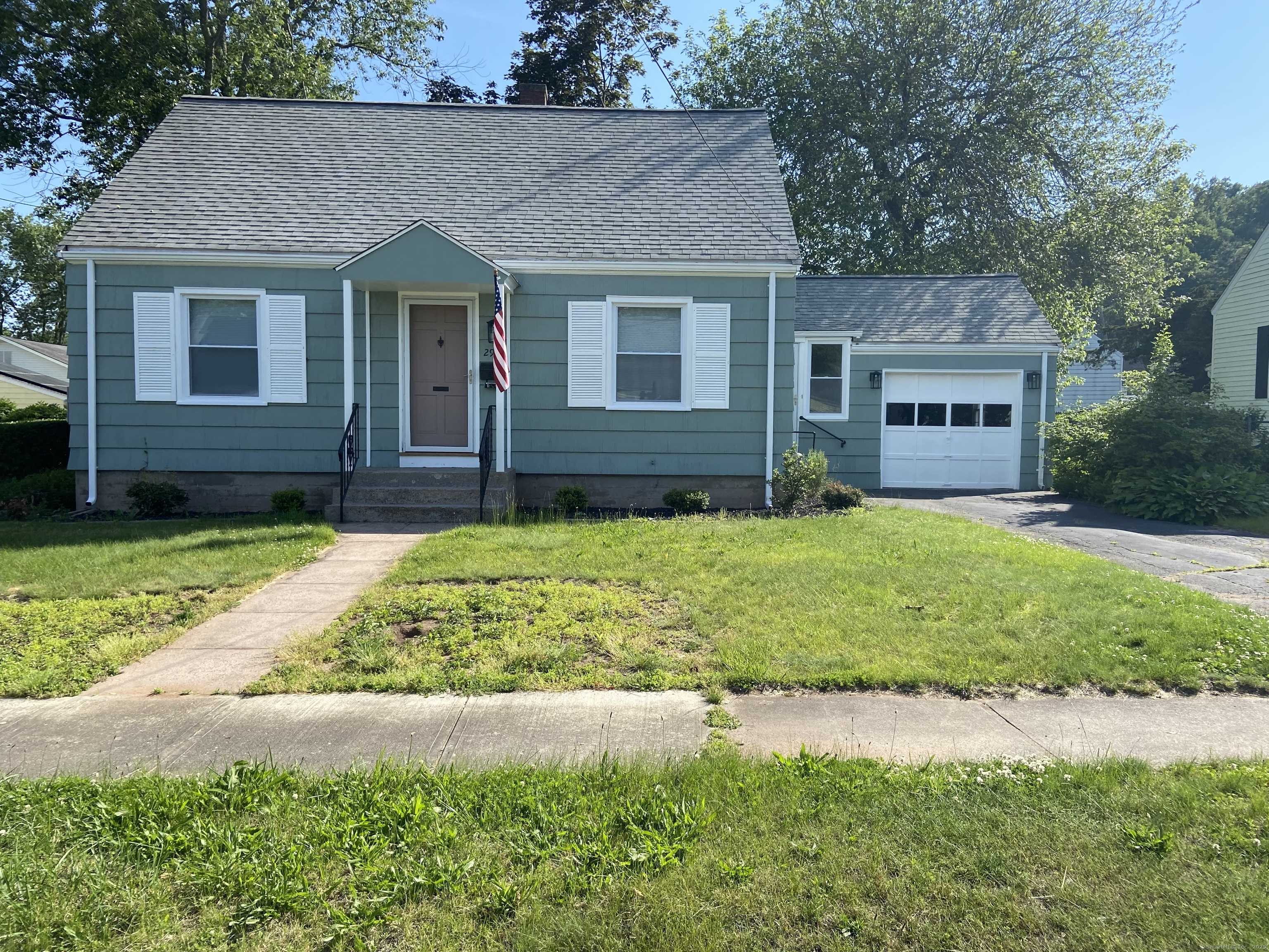Hamden, CT 06517,29 Addison Road