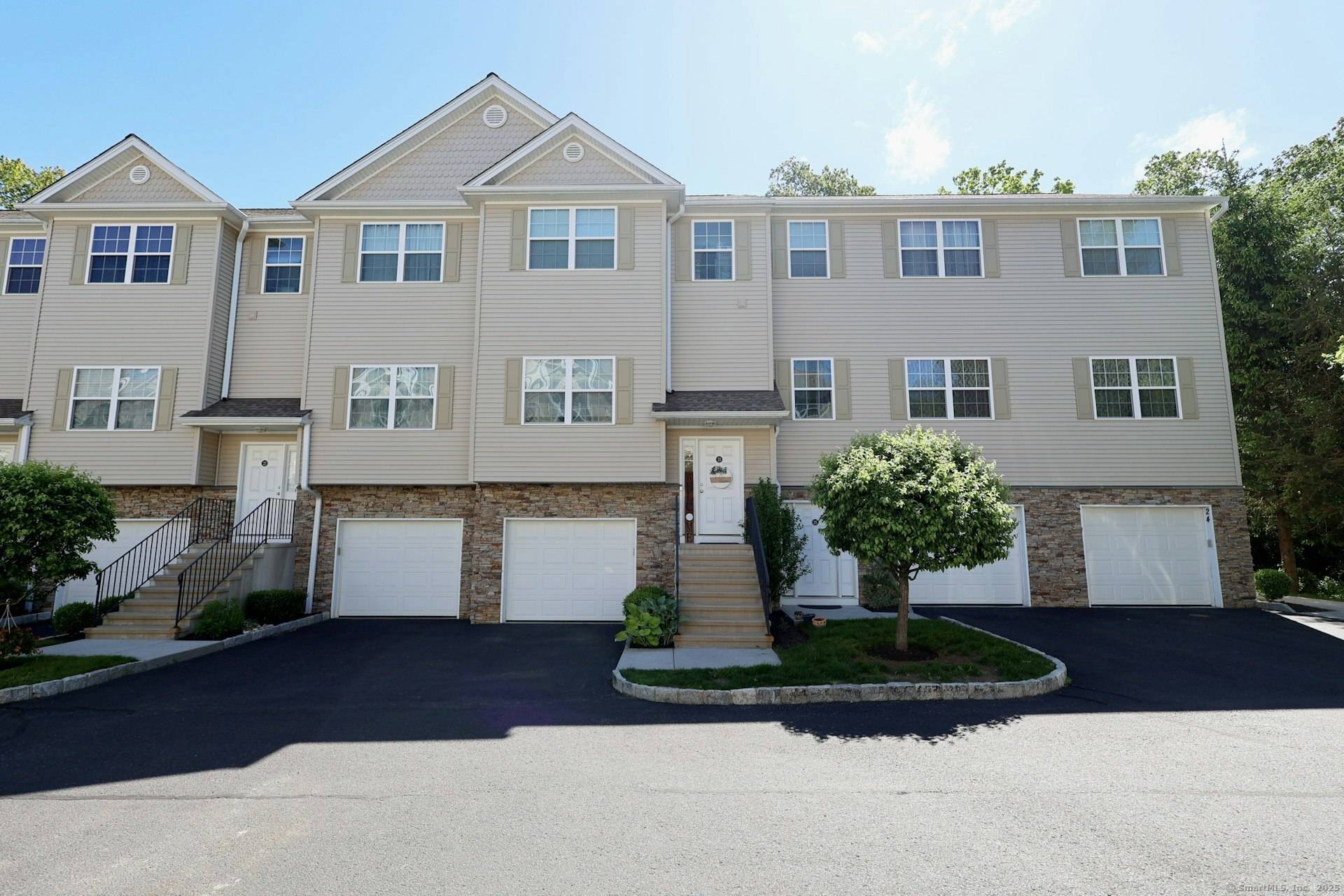 Brookfield, CT 06804,23 Riverview Court #23