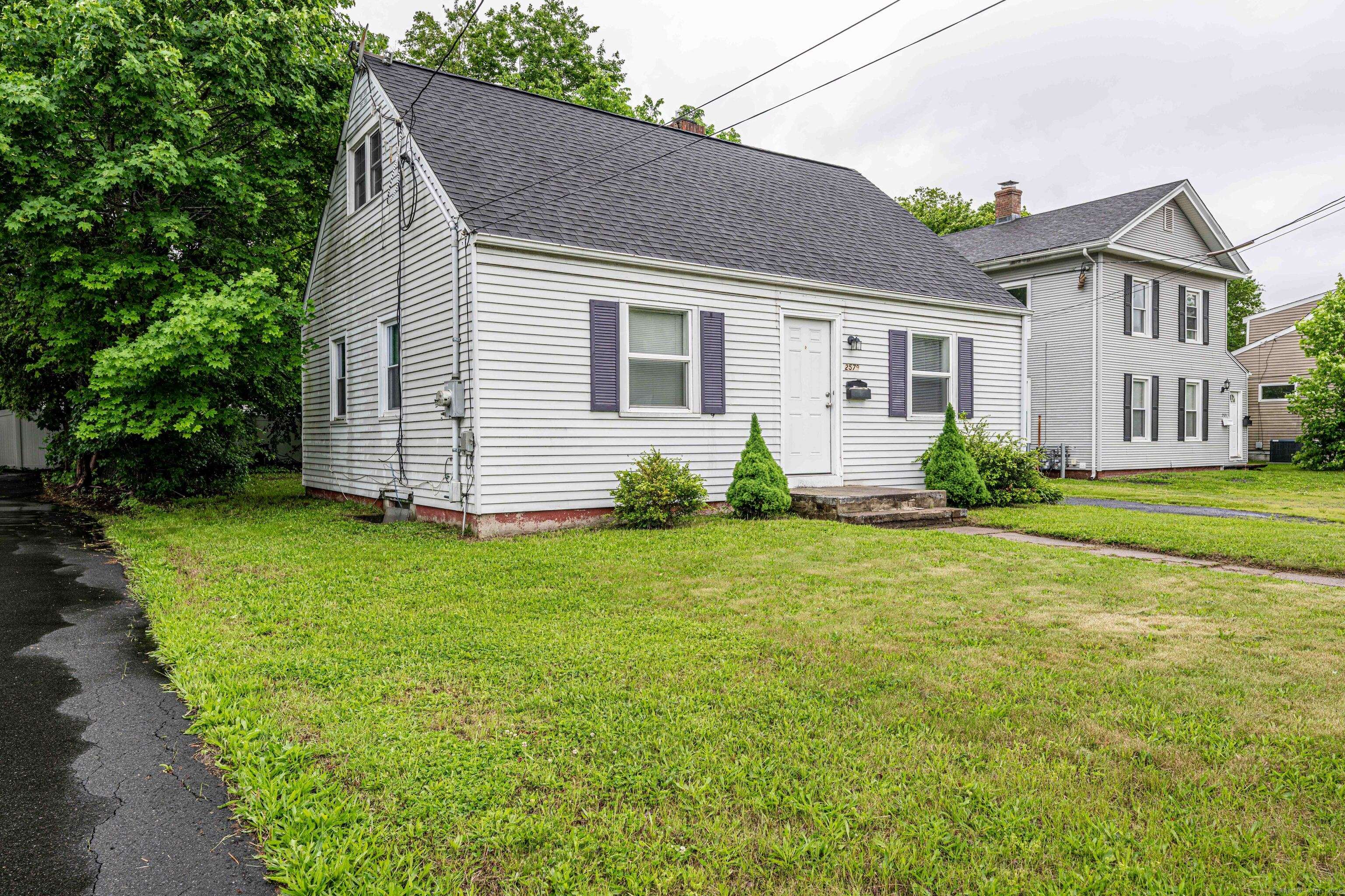 Hamden, CT 06518,2579 Whitney Avenue
