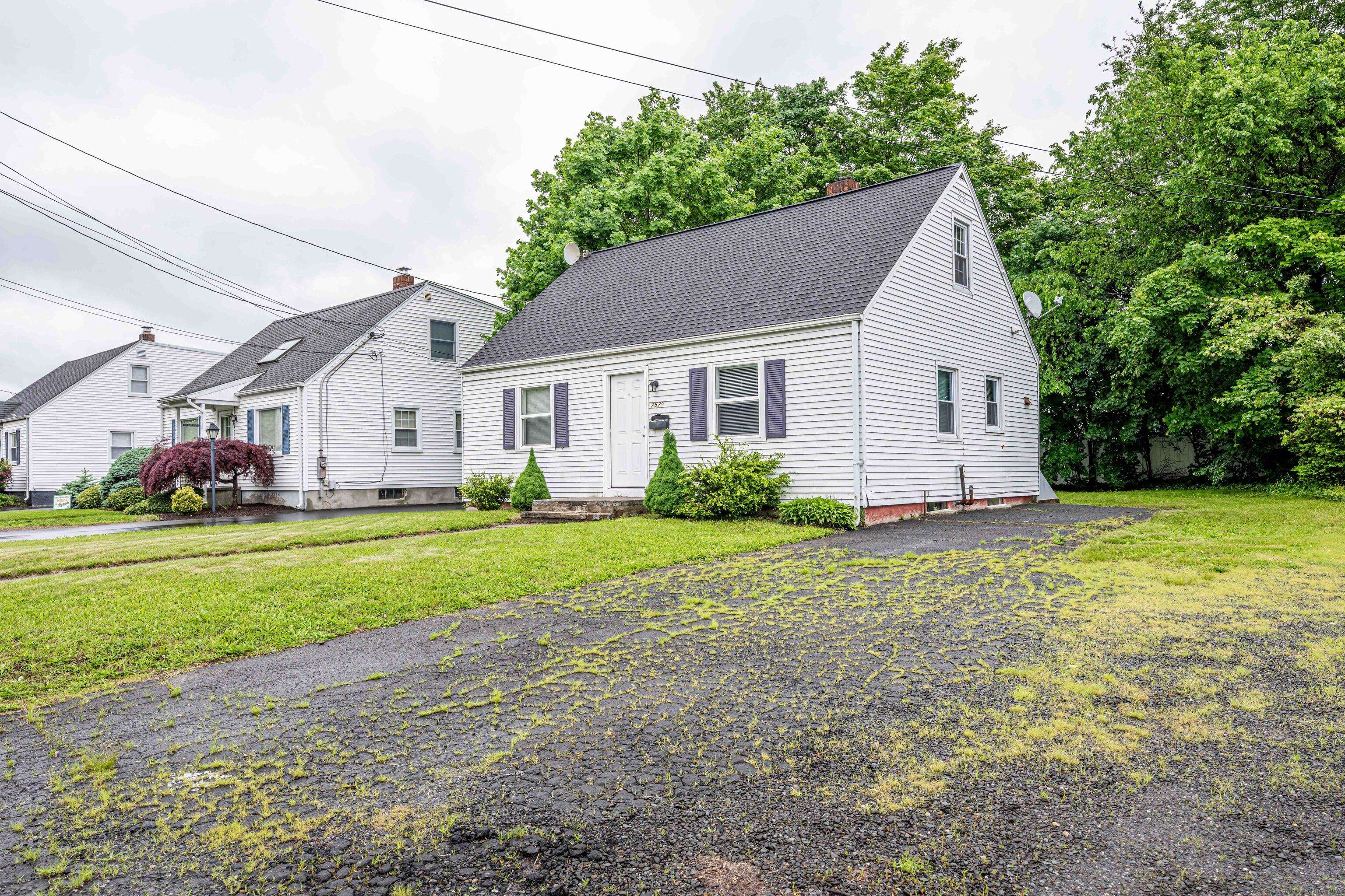 Hamden, CT 06518,2579 Whitney Avenue