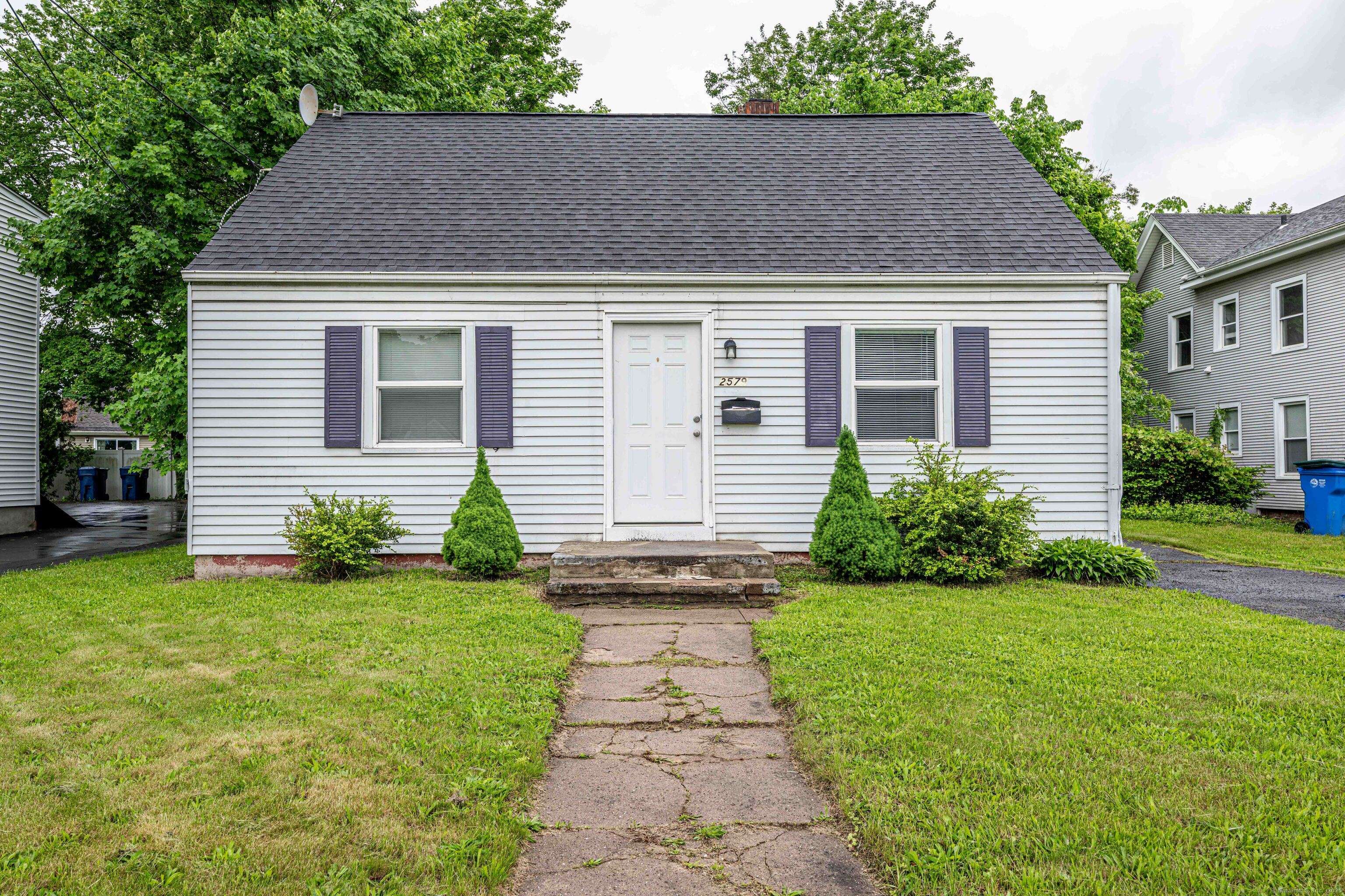 Hamden, CT 06518,2579 Whitney Avenue