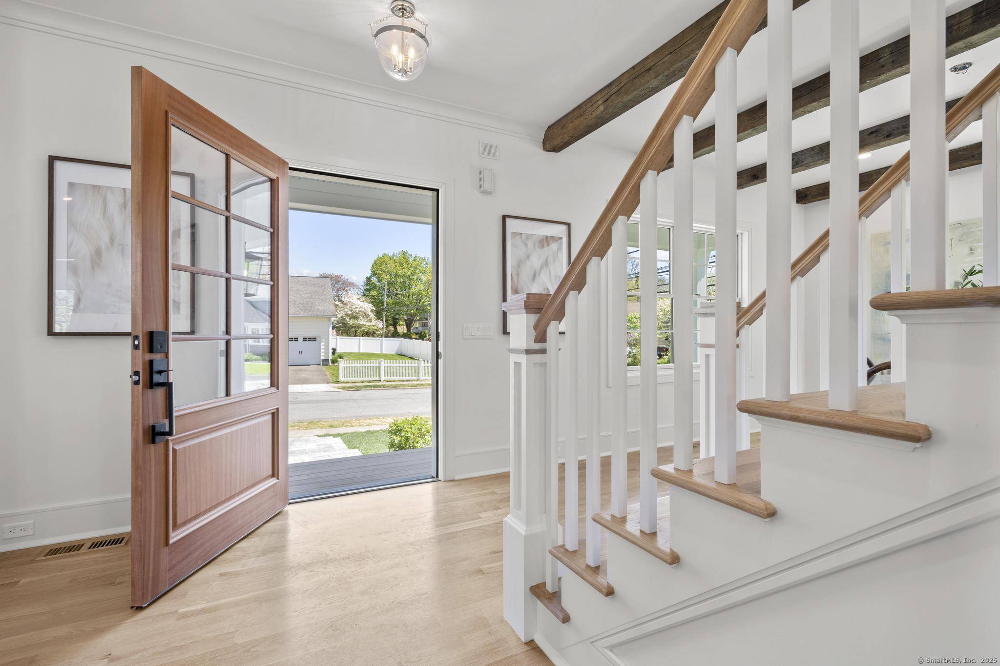 Fairfield, CT 06824,15 Barton Road