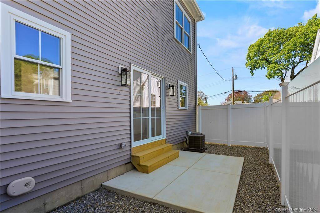 Fairfield, CT 06825,350 Halley Avenue