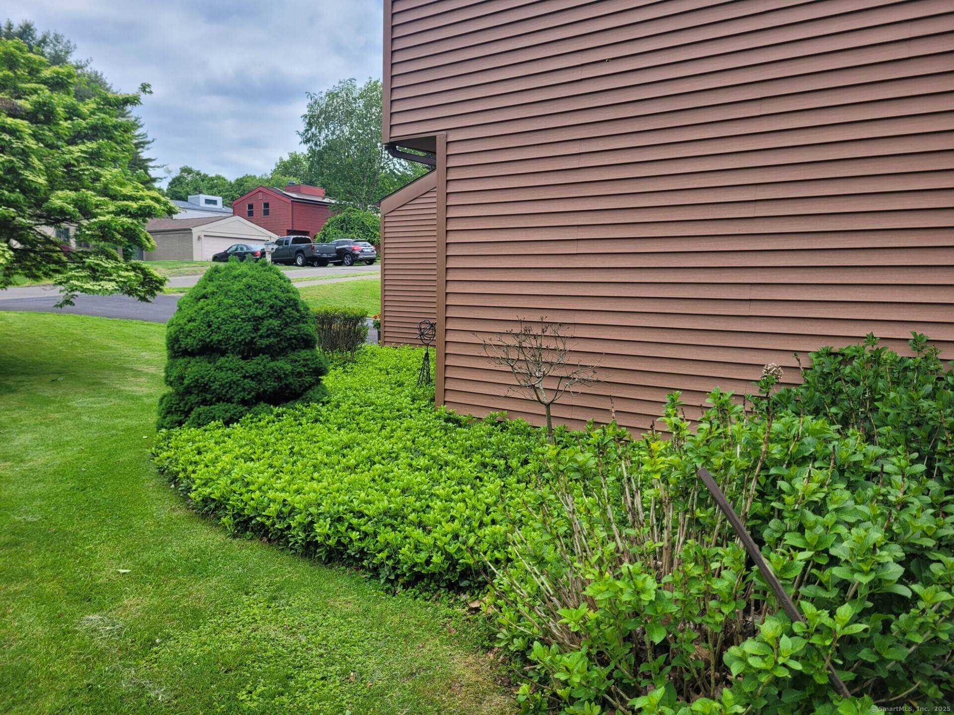 Middletown, CT 06457,13 Little River Lane