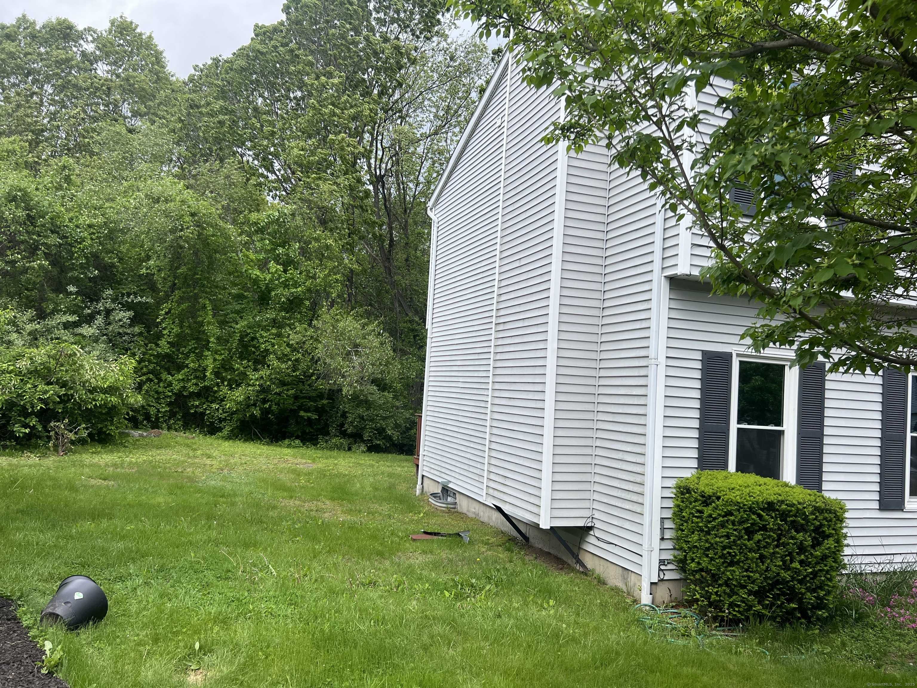 Waterbury, CT 06704,245 Colonial Avenue #APT 19A