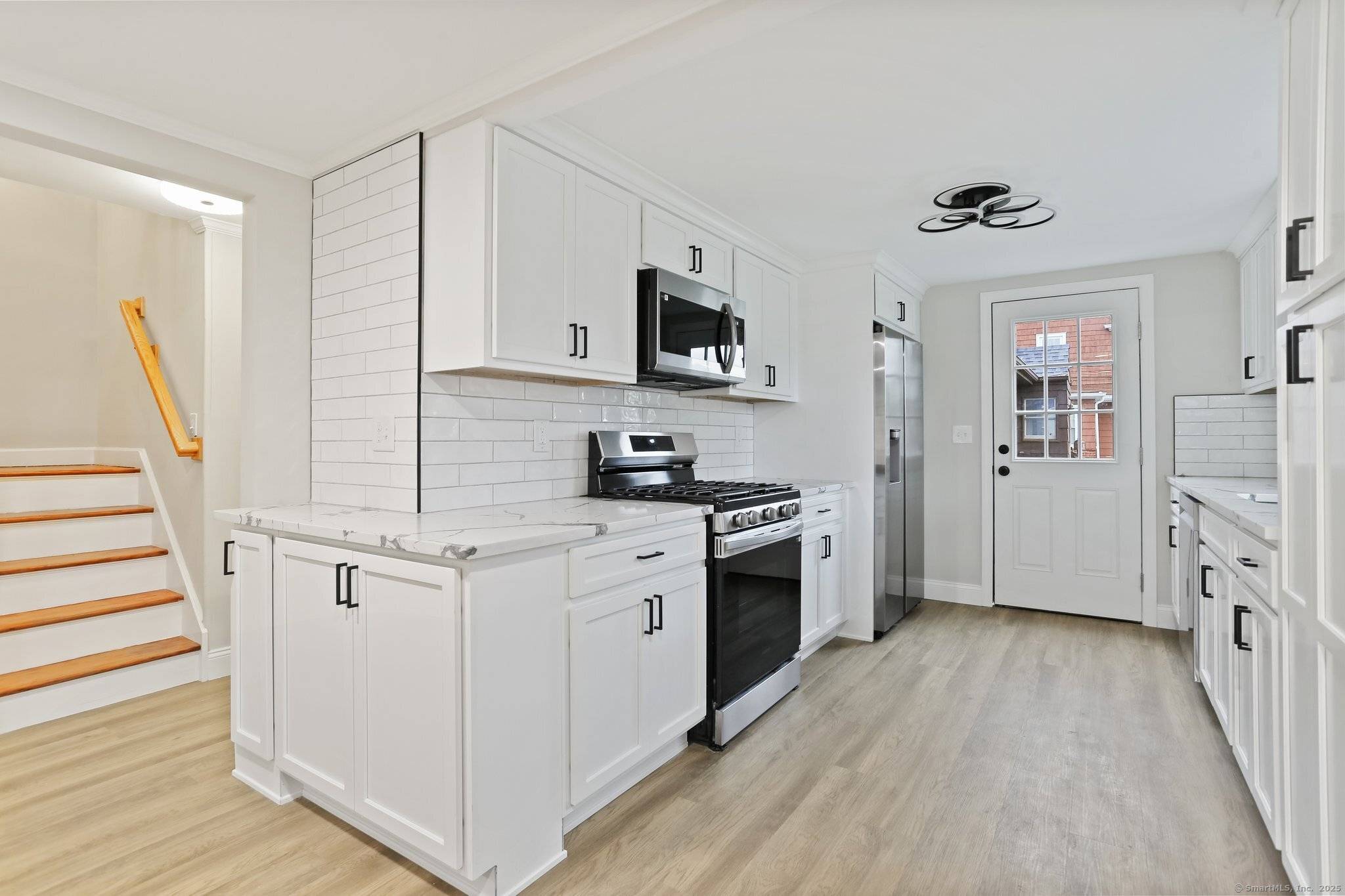 Stamford, CT 06902,39 Burwood Avenue