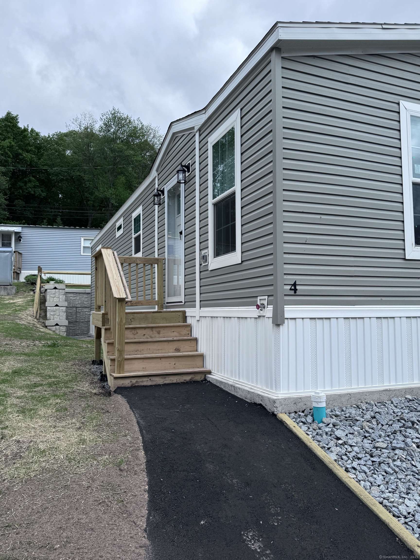 Vernon, CT 06066,4 North Terrace