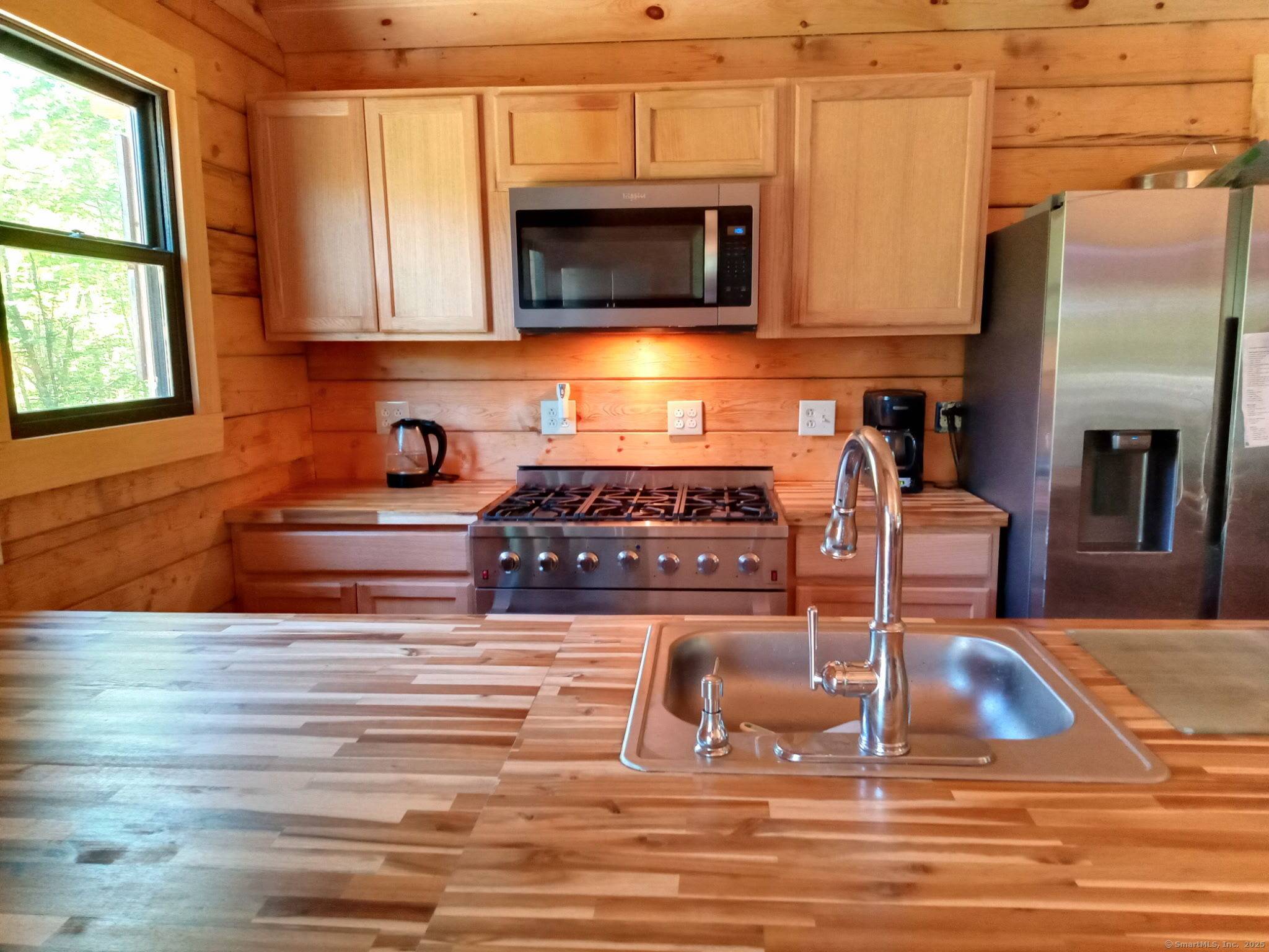 Hampton, CT 06247,80 John Mack Road