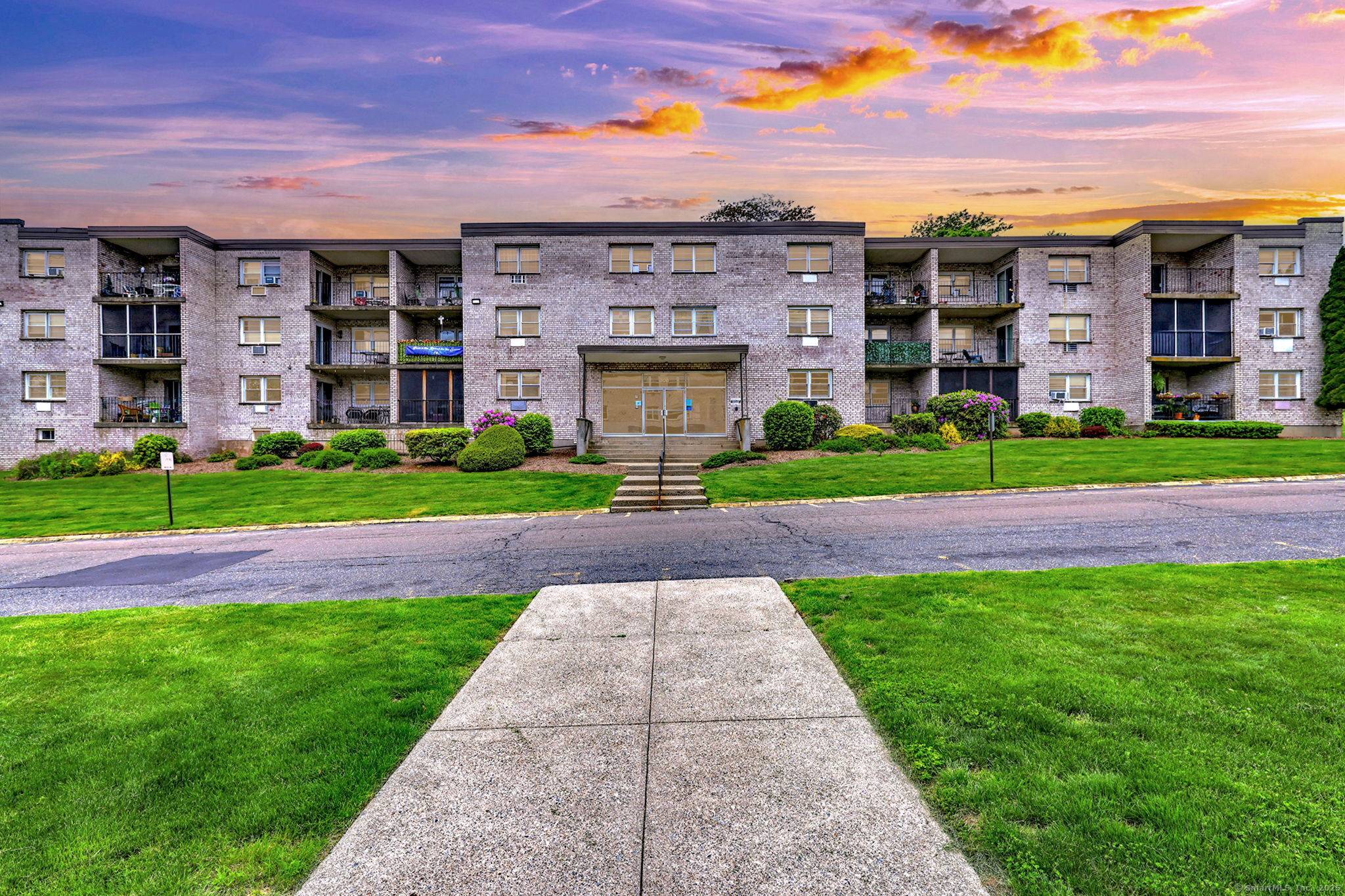 Milford, CT 06460,308 Meadowside Road #APT 101