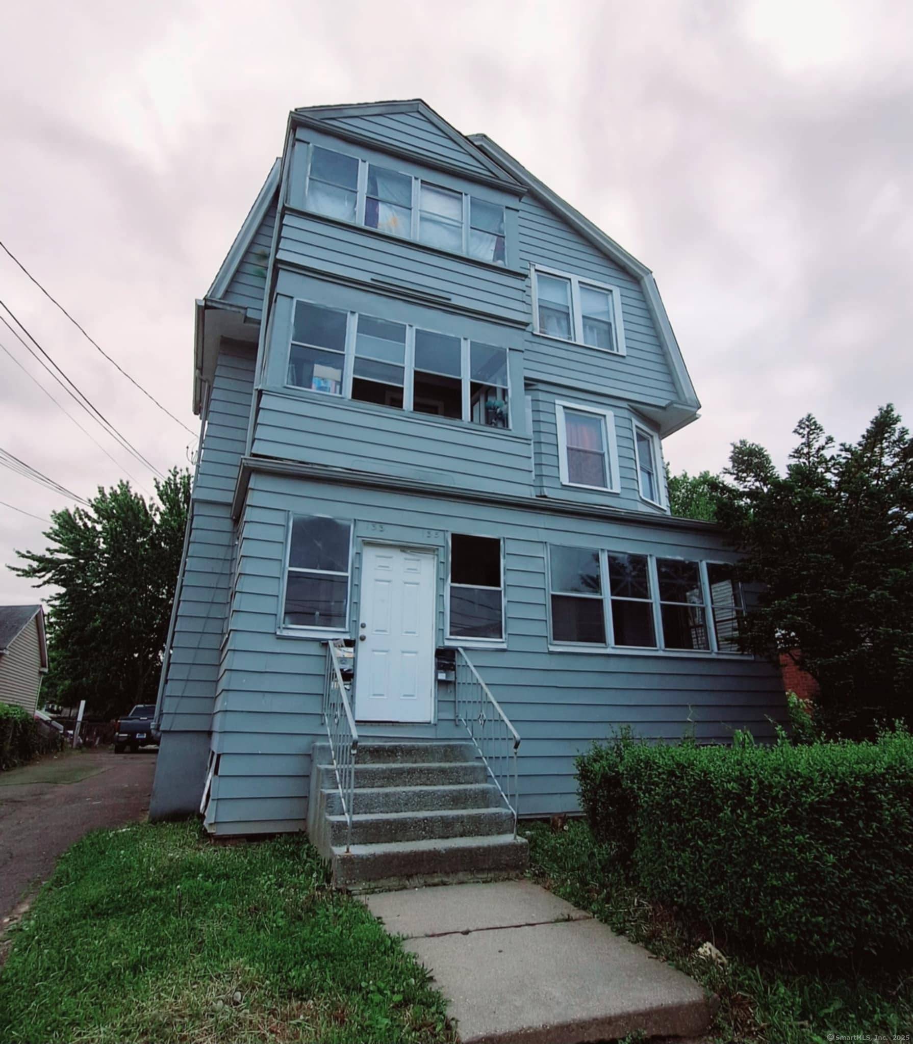 Hartford, CT 06114,133 Roosevelt Street
