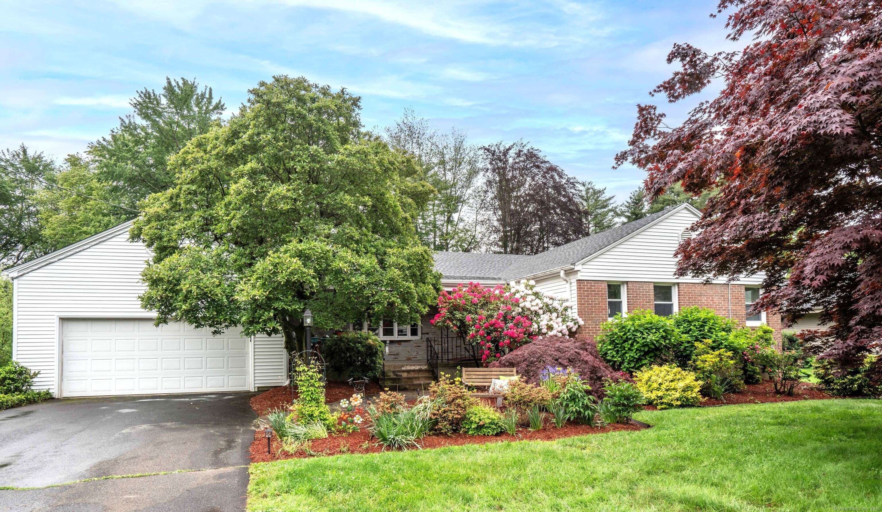 West Hartford, CT 06117,35 West Ridge Drive