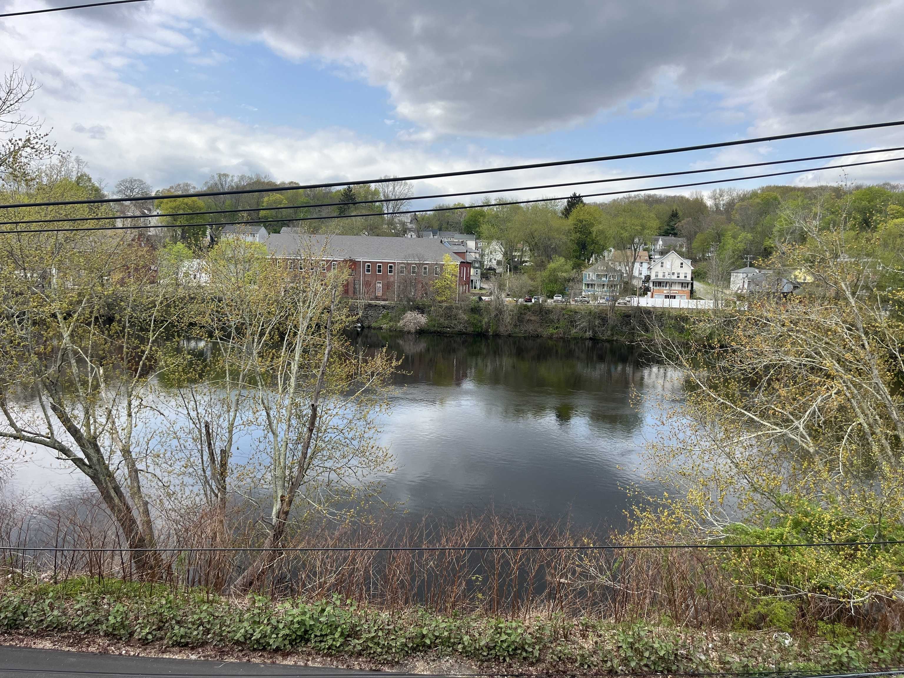 Norwich, CT 06360,7 Rock Street #3