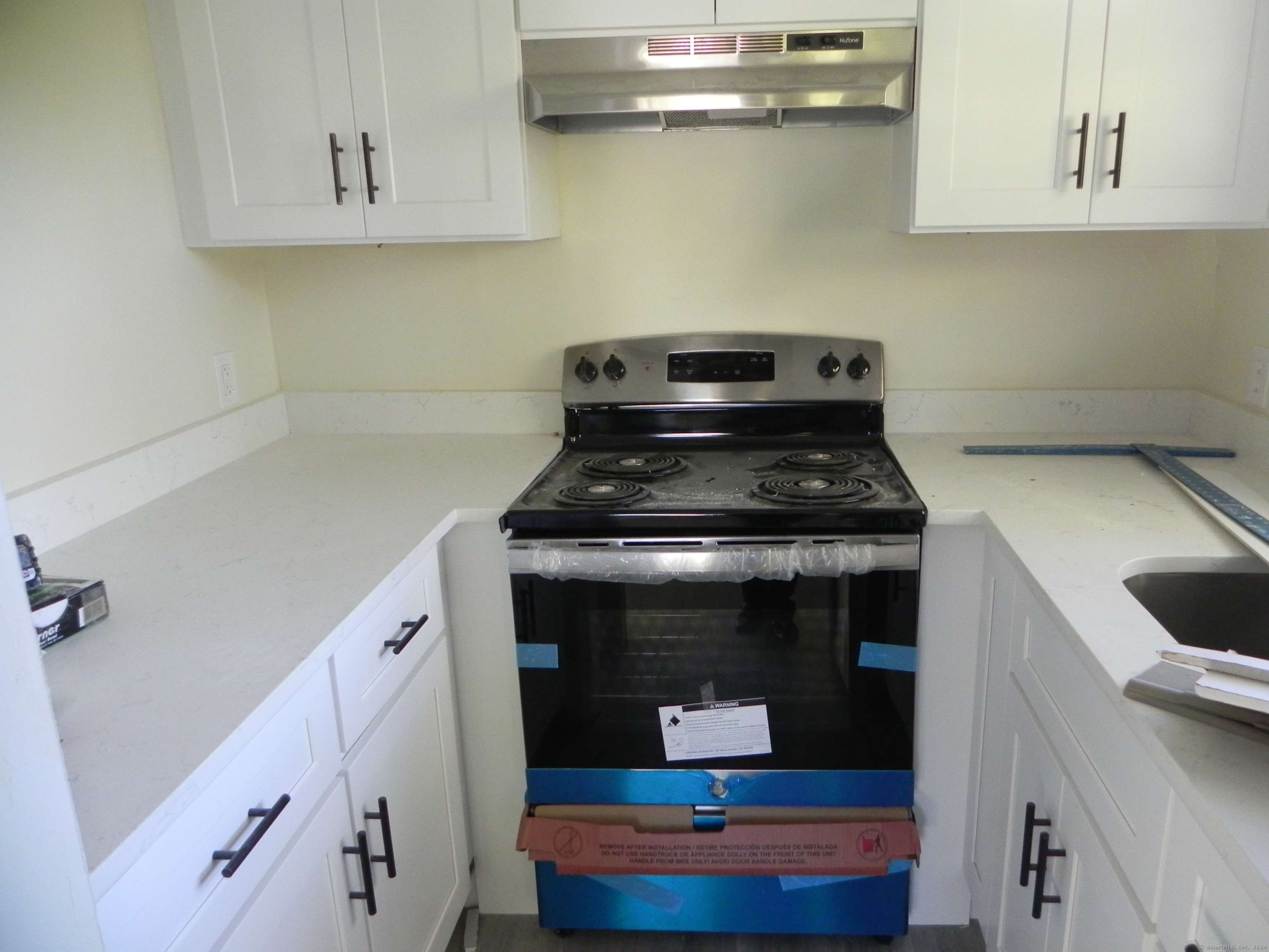 Norwalk, CT 06854,32 Deerfield Street #2