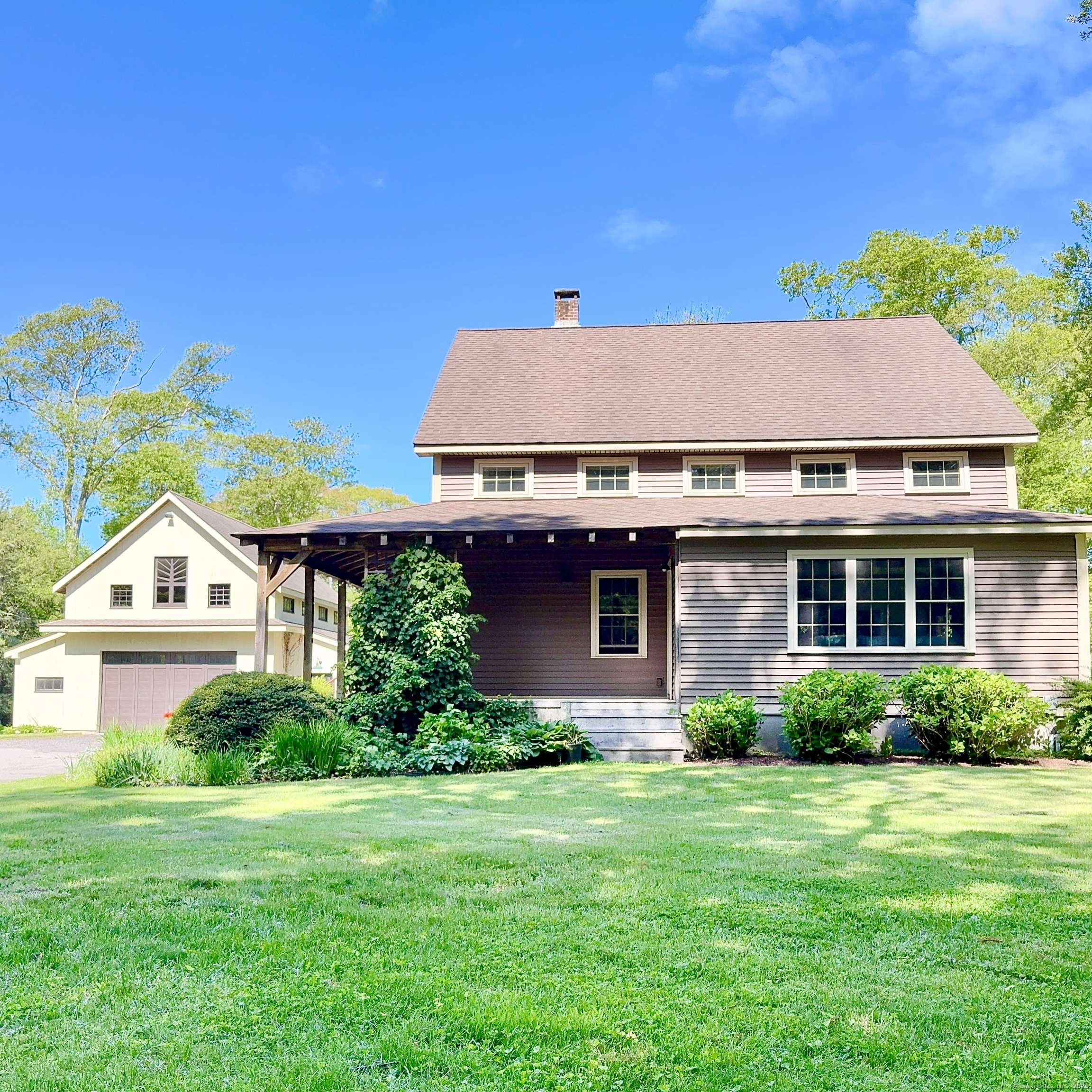 Stonington, CT 06378,297 North Stonington Road