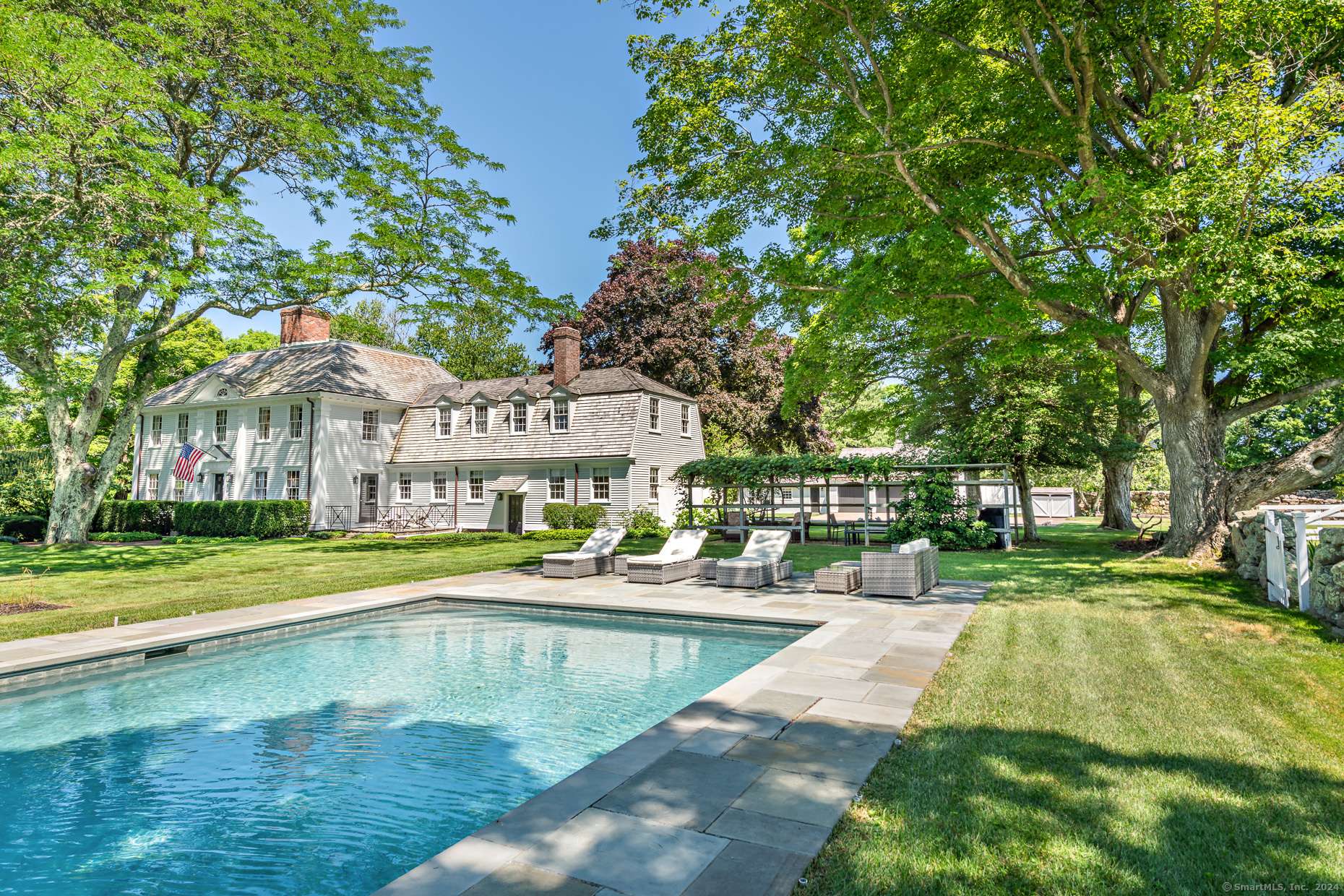 Stonington, CT 06378,264 Taugwonk Road