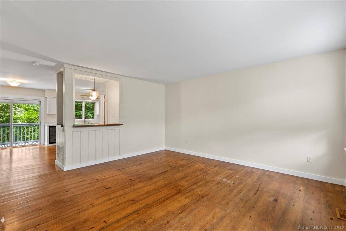 Hamden, CT 06518,2480 Whitney Avenue #30