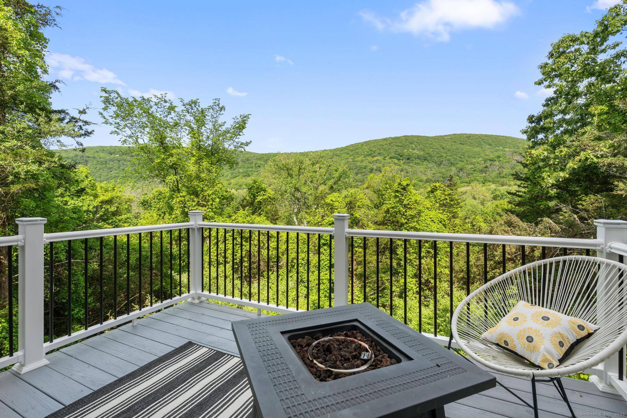 Kent, CT 06757,6 Lee Circle