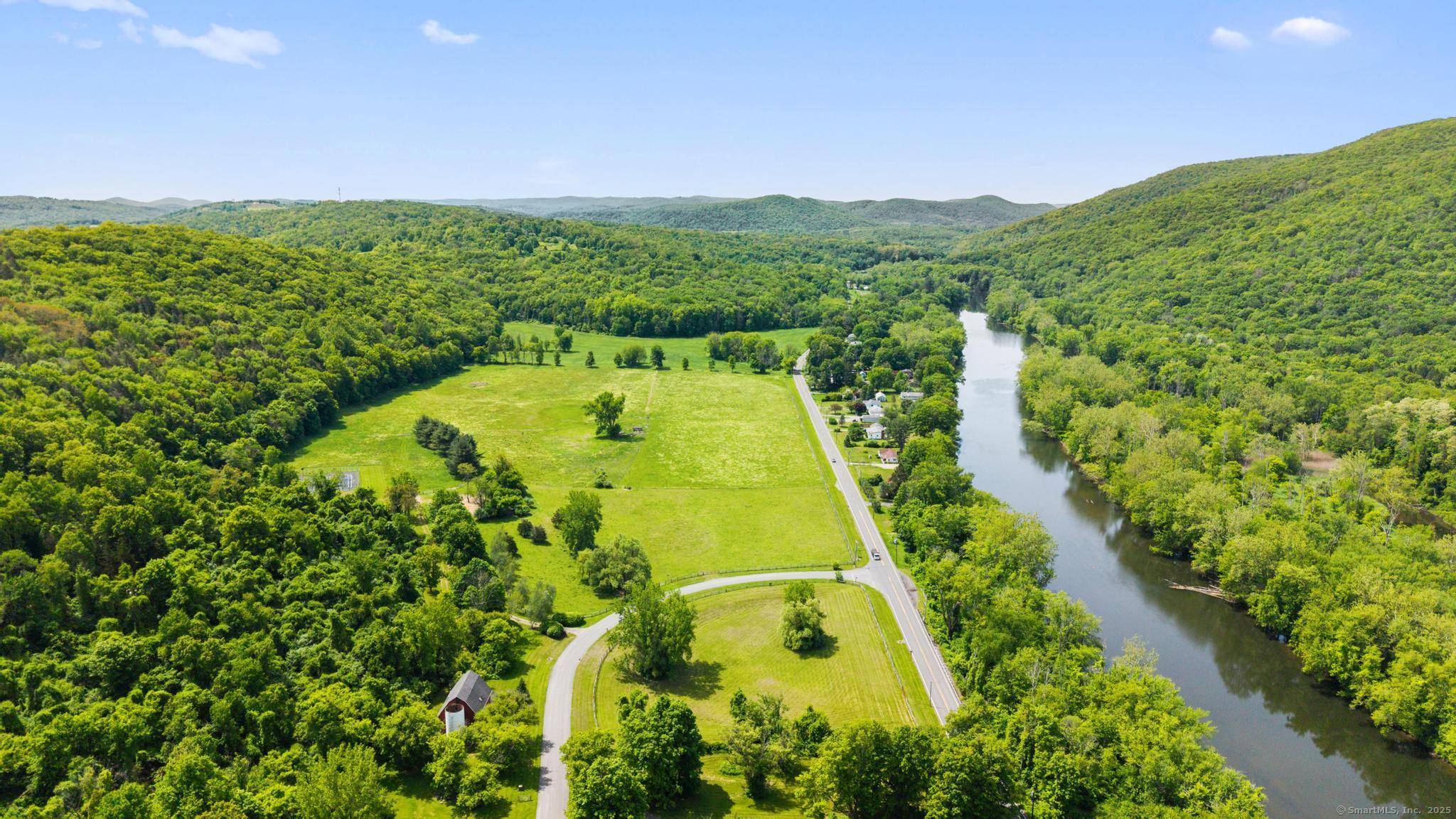 Kent, CT 06757,6 Lee Circle