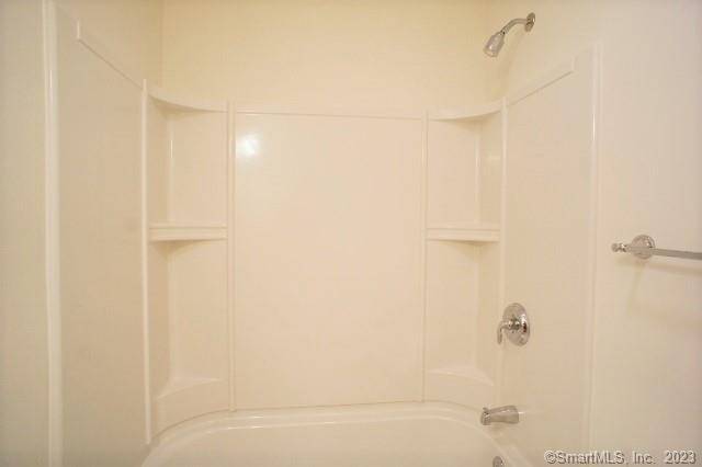 Norwalk, CT 06850,44 Stuart Avenue #B6